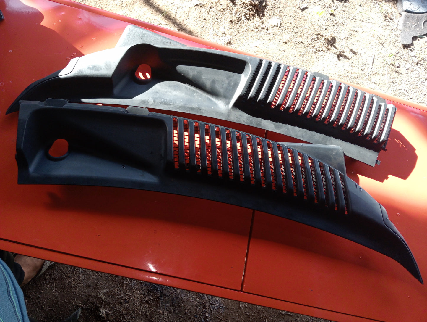 Explorer Maroon 2005 Cowl Cover