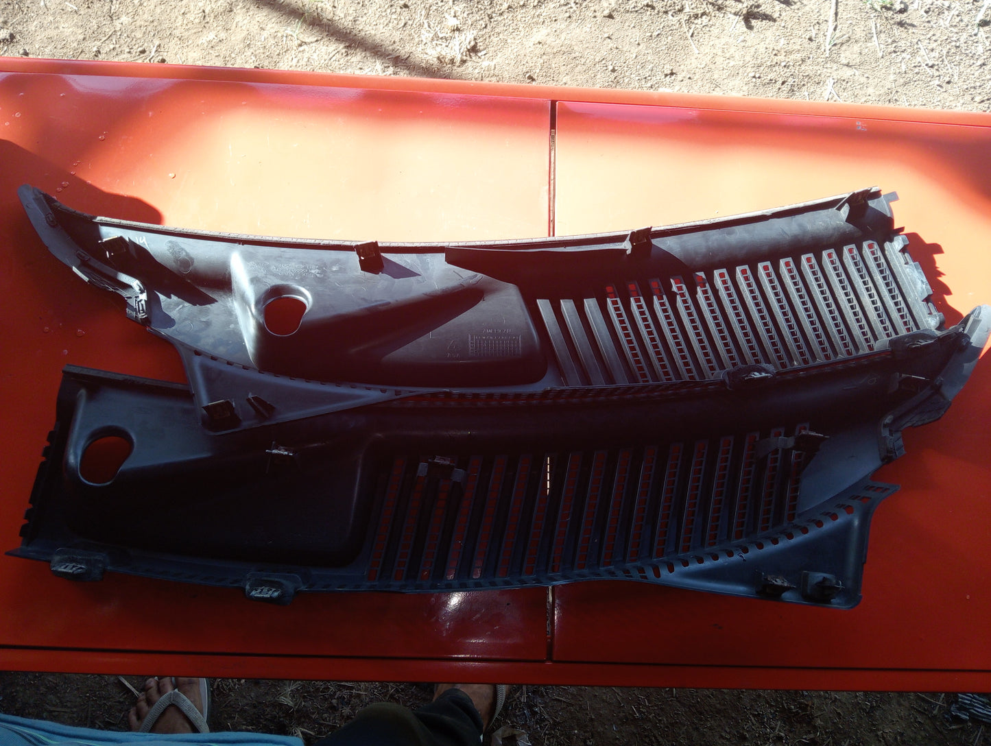 Explorer Maroon 2005 Cowl Cover