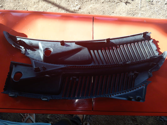 Explorer Maroon 2005 Cowl Cover