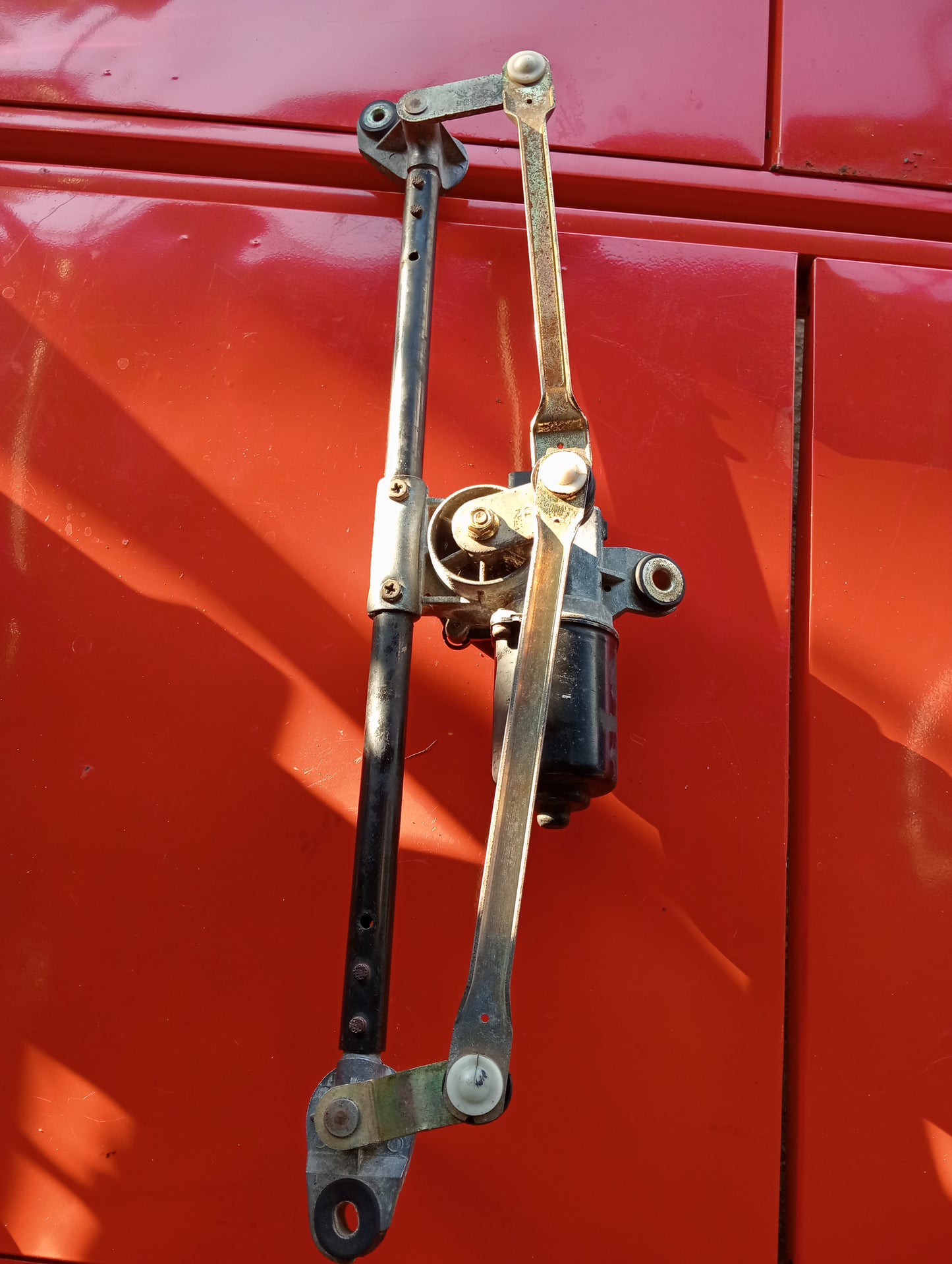 Optra 1.6 Wiper Motor assemble