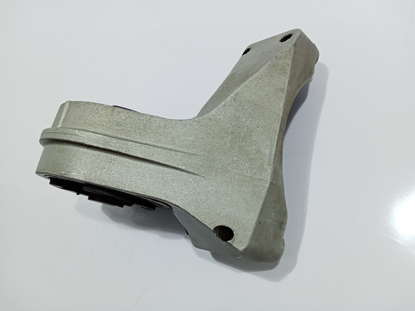 Chevrolet Captiva Lower Transmission Support GENUINE ORIGINAL SURPLUS