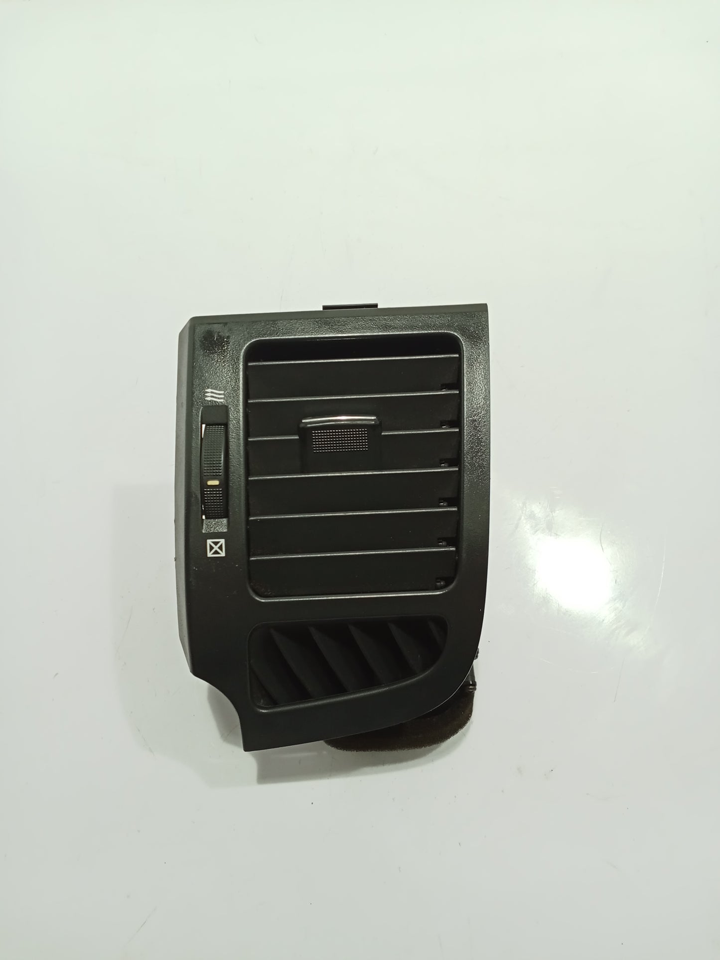 Chevrolet Captiva AC Vent Front Passenger Side GENUINE ORIGINAL SURPLUS