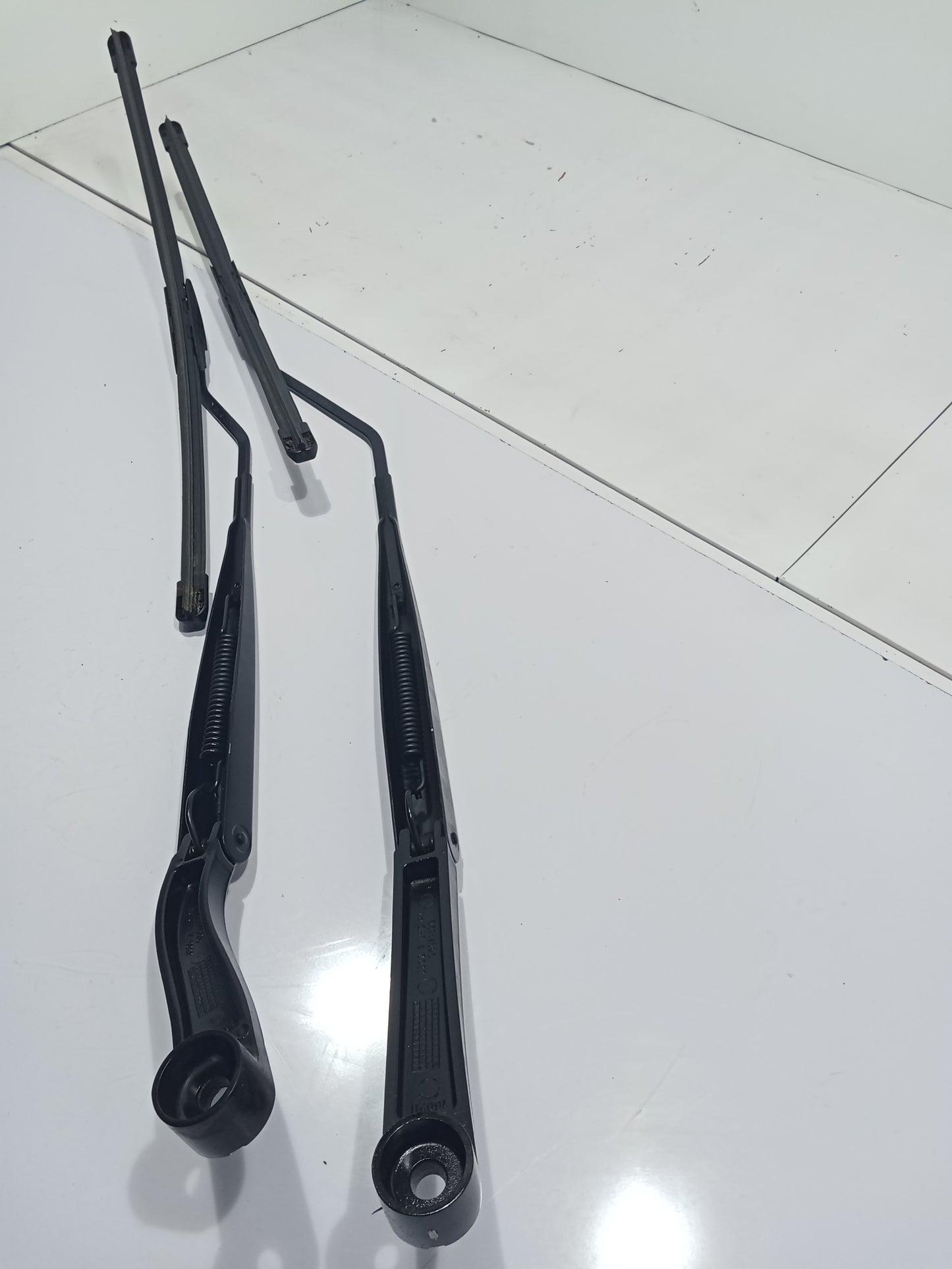 Chevrolet Cruze 2012 Wiper Arm Left & Right GENUINE ORIGINAL SURPLUS