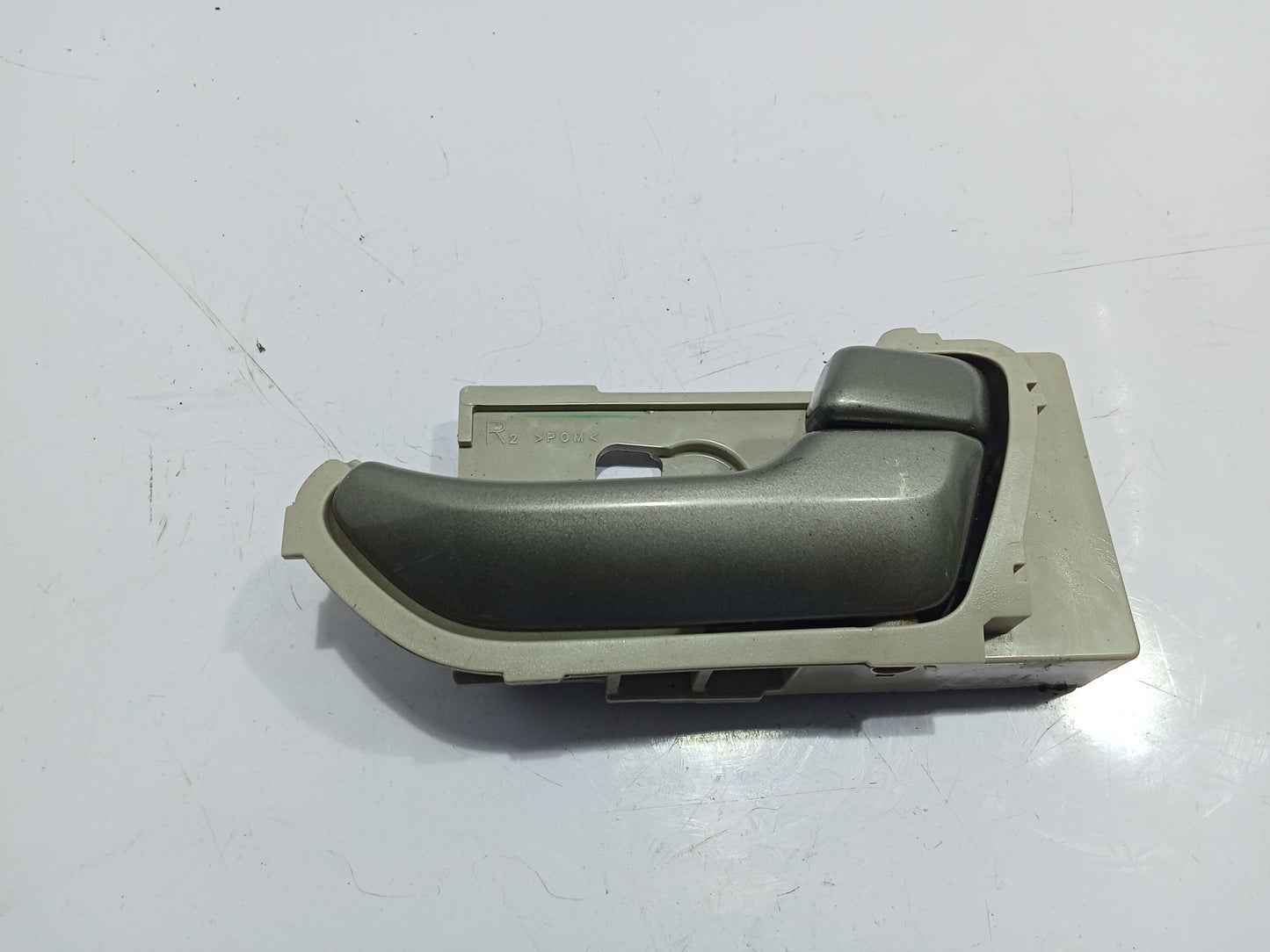 Chevrolet Trailblazer 2011 Front Passenger Side Inner Door Handle GENUINE ORIGINAL SURPLUS