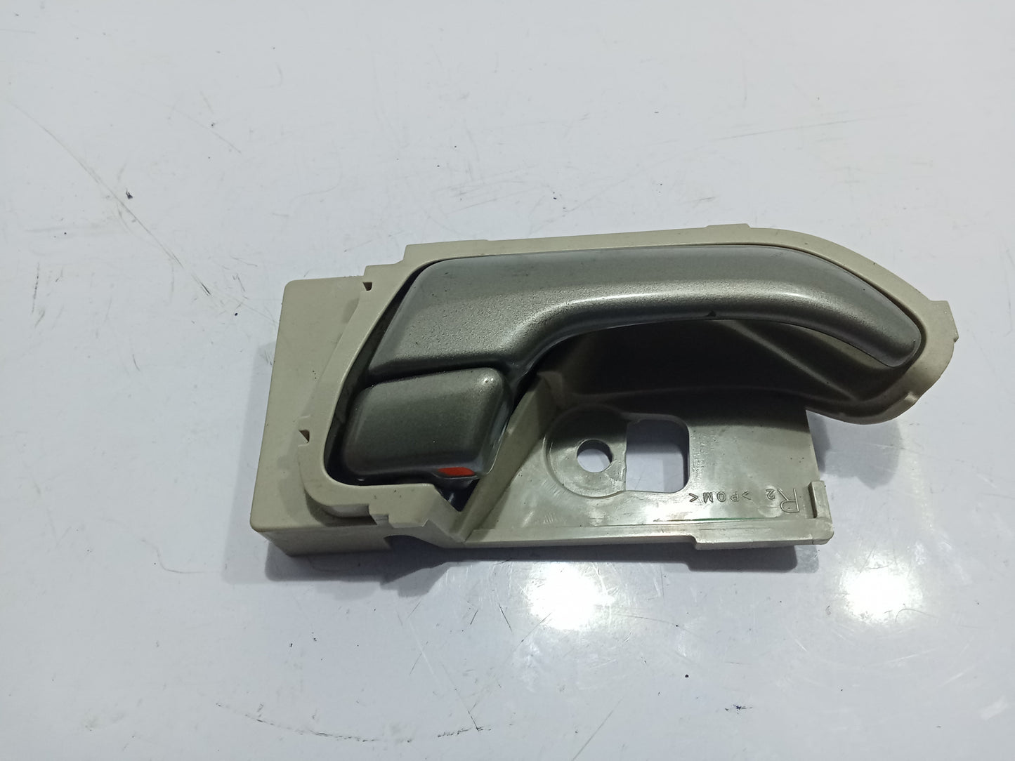 Chevrolet Trailblazer 2011 Front Passenger Side Inner Door Handle GENUINE ORIGINAL SURPLUS