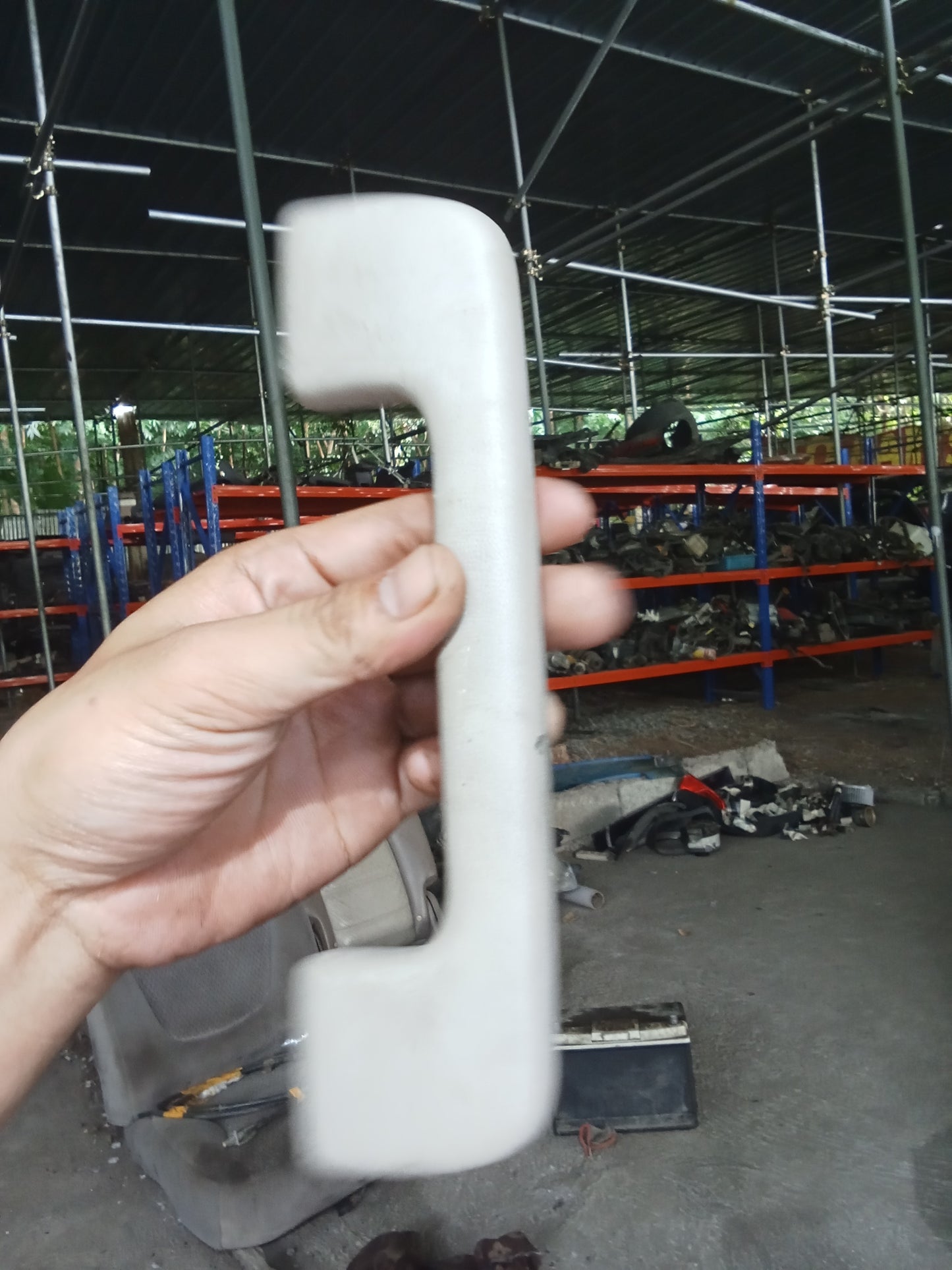 Chevrolet Trailblazer 2011 Ceiling Handle GENUINE ORIGINAL SURPLUS