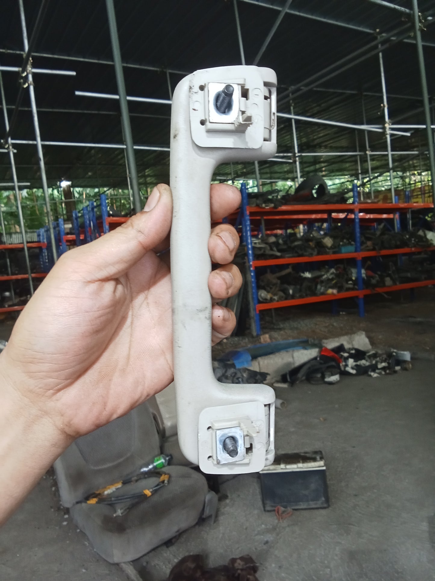 Chevrolet Trailblazer 2011 Ceiling Handle GENUINE ORIGINAL SURPLUS