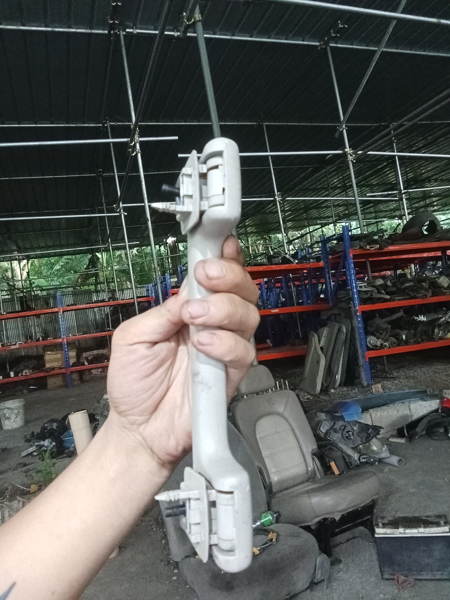 Chevrolet Trailblazer 2011 Ceiling Handle GENUINE ORIGINAL SURPLUS