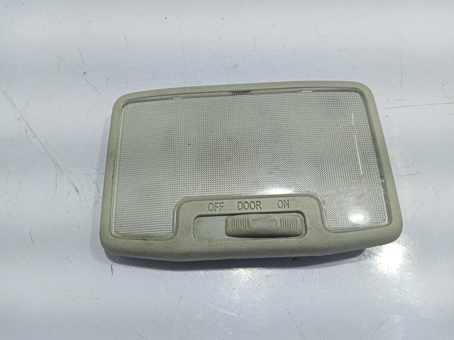 Chevrolet Trailblazer 2011 Dome Light GENUINE ORIGINAL SURPLUS