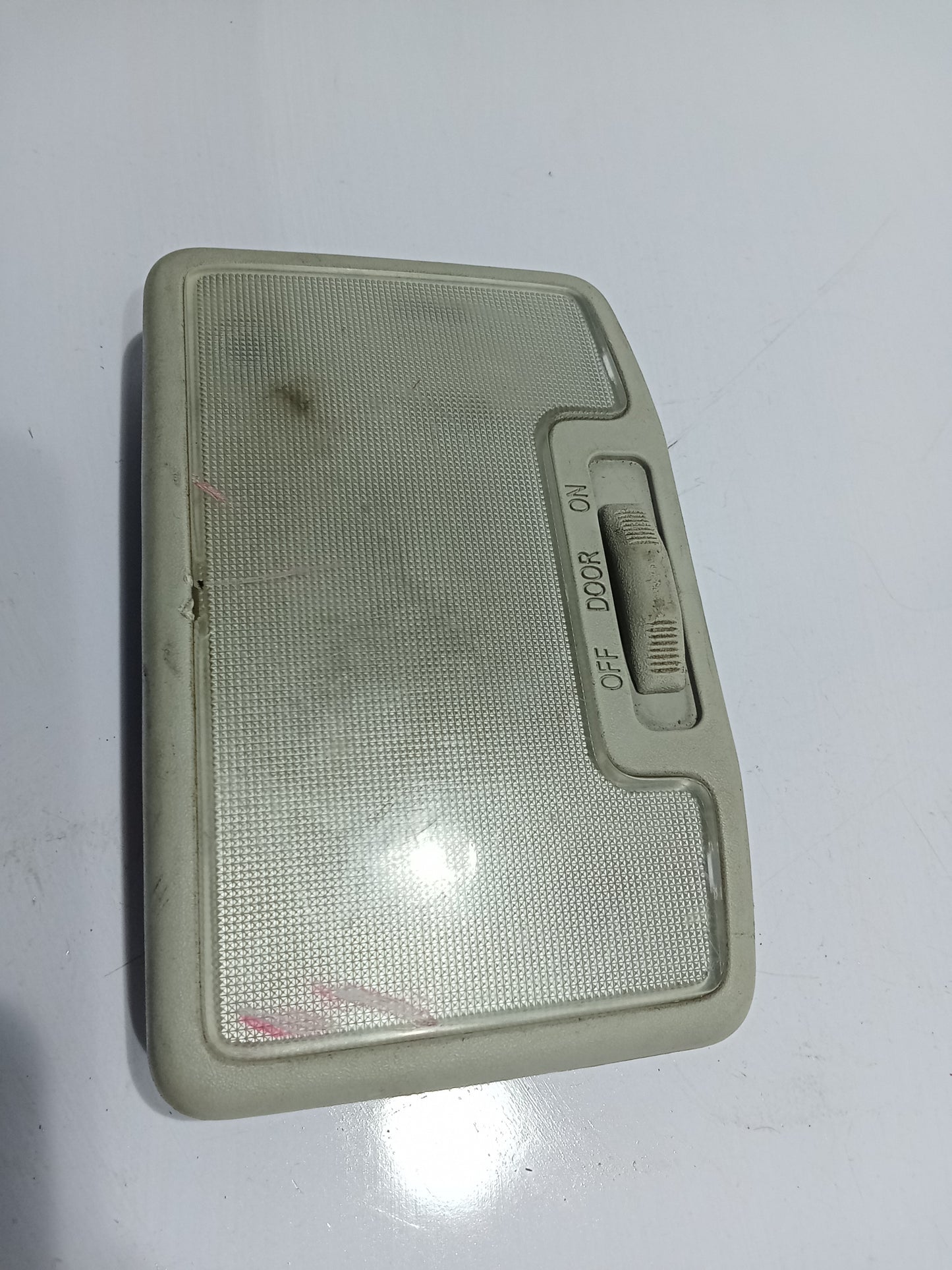 Chevrolet Trailblazer 2011 Dome Light GENUINE ORIGINAL SURPLUS