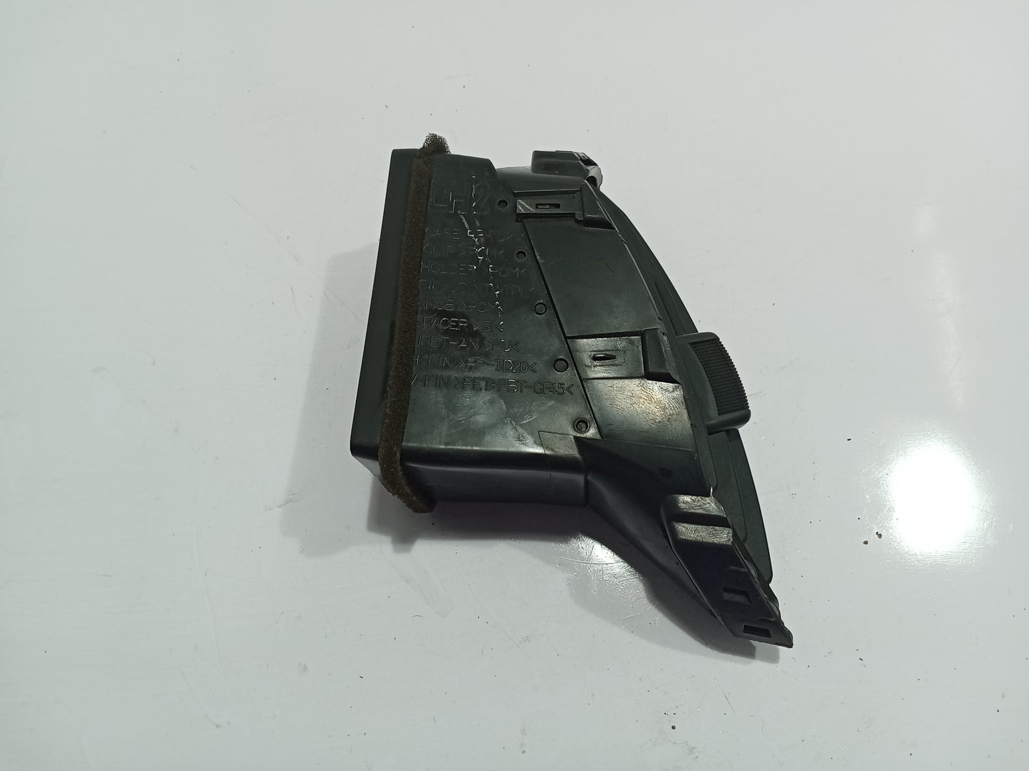 Chevrolet Trailblazer 2011 Front Driver Side AC Louver GENUINE ORIGINAL SURPLUS