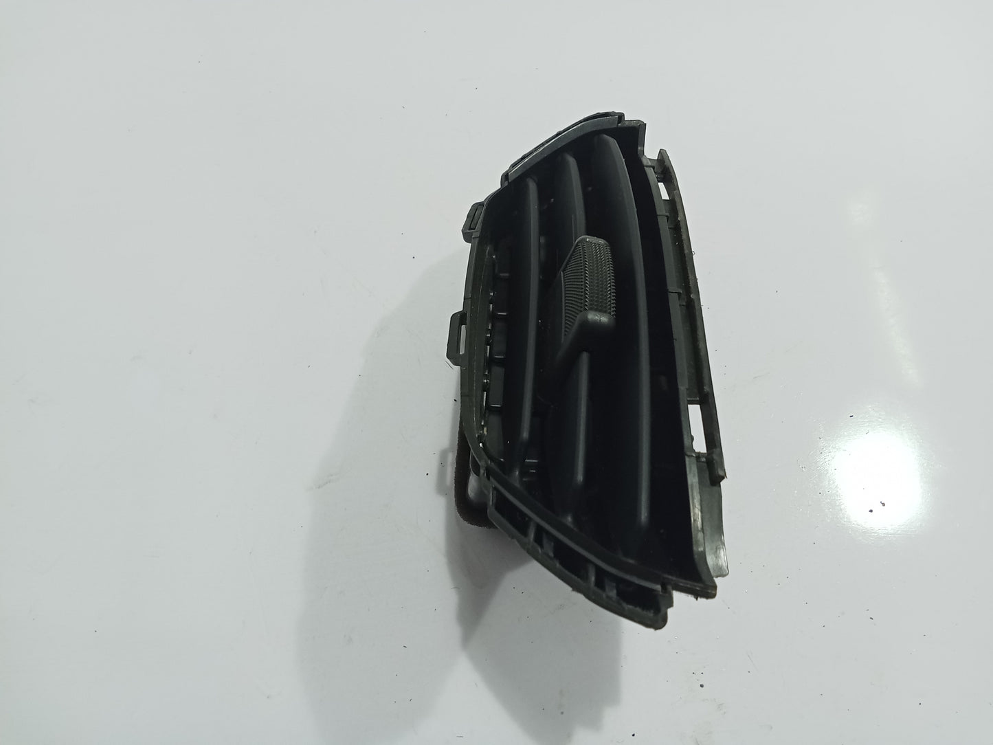 Chevrolet Trailblazer 2011 Front Driver Side AC Louver GENUINE ORIGINAL SURPLUS