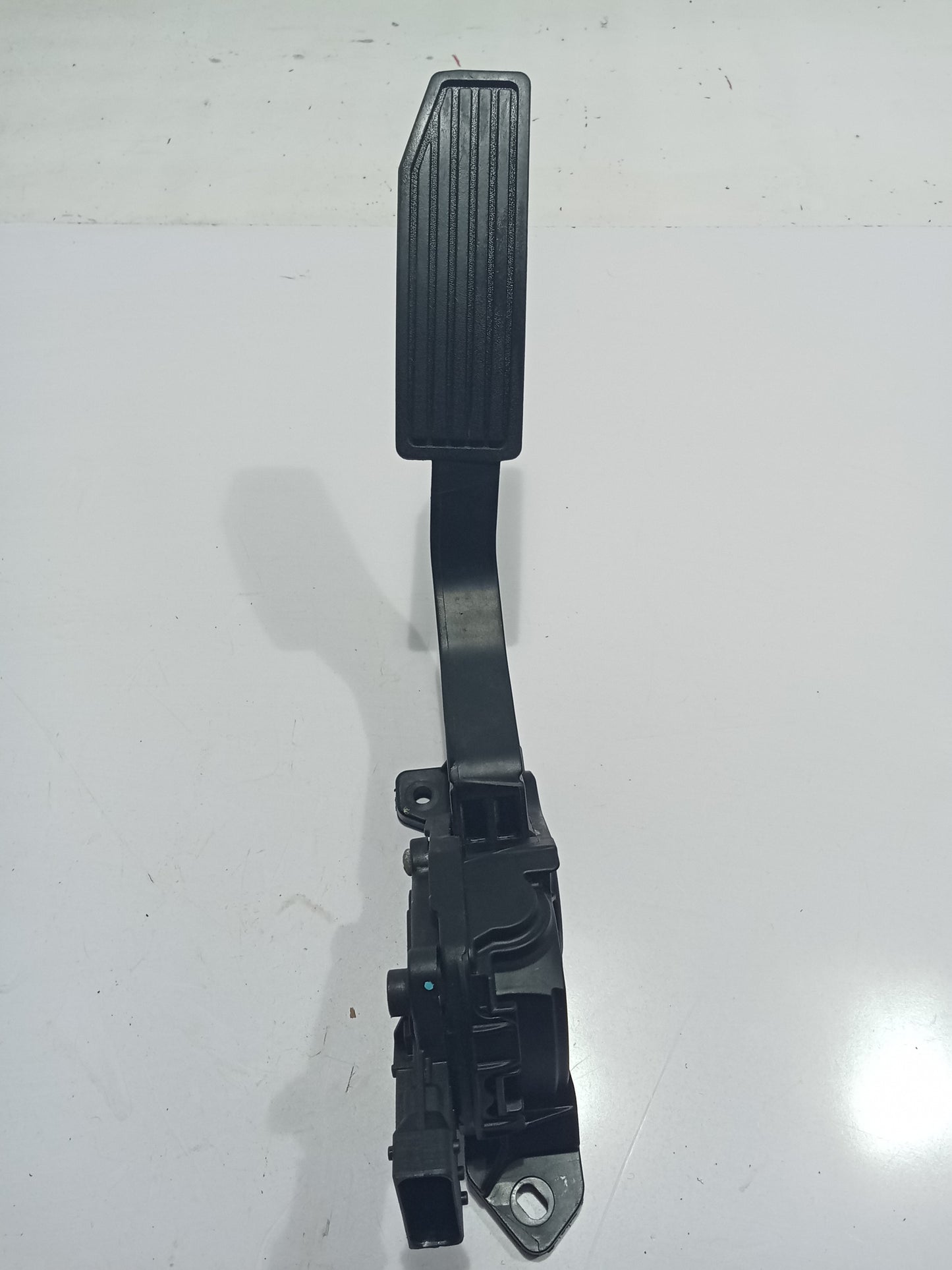 Chevrolet Trailblazer 2011 Accelerator Pedal GENUINE ORIGINAL SURPLUS