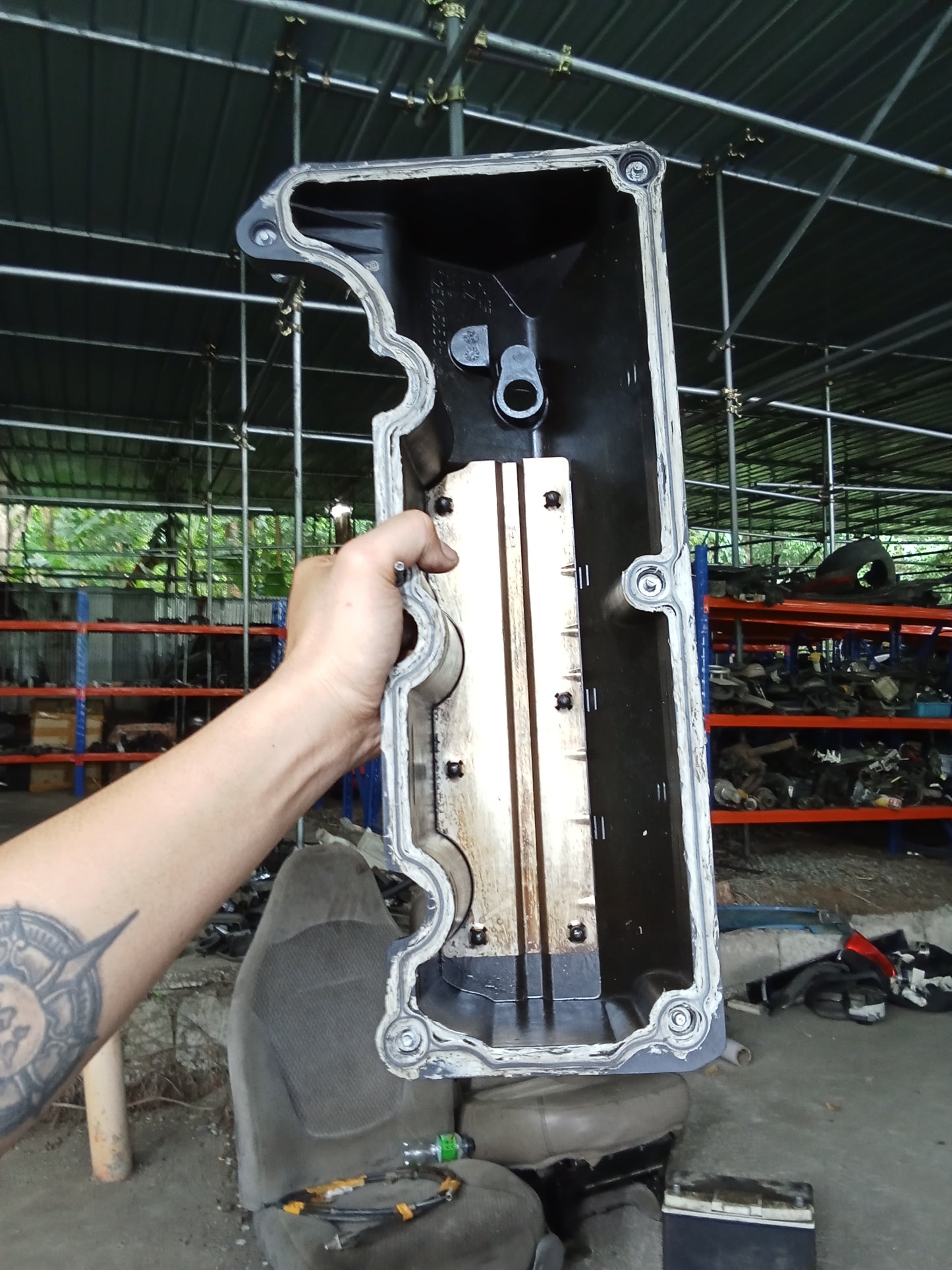 Ford Explorer 2005 Eddie Bauer Valve Cover GENUINE ORIGINAL SURPLUS