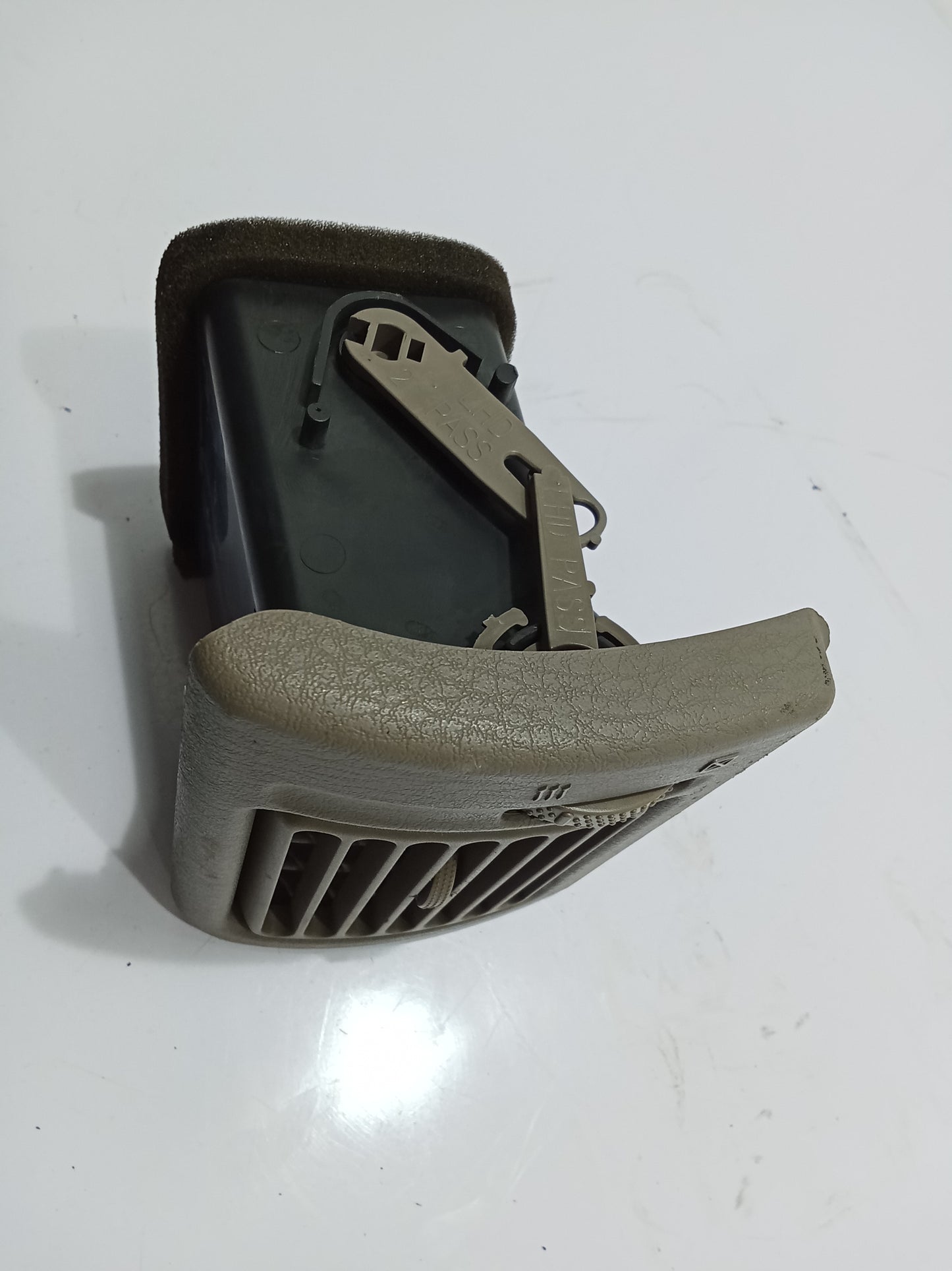 Ford Explorer 2005 Eddie Bauer Front Driver Side AC Louver GENUINE ORIGINAL SURPLUS