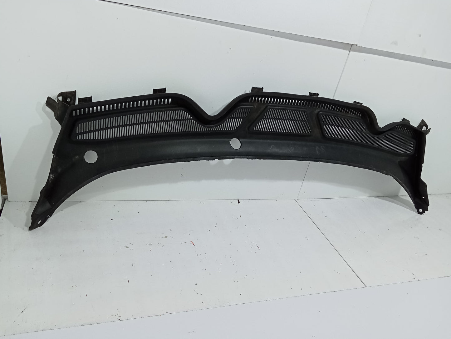 Ford Explorer 2005 Eddie Bauer Cowl Cover GENUINE ORIGINAL SURPLUS
