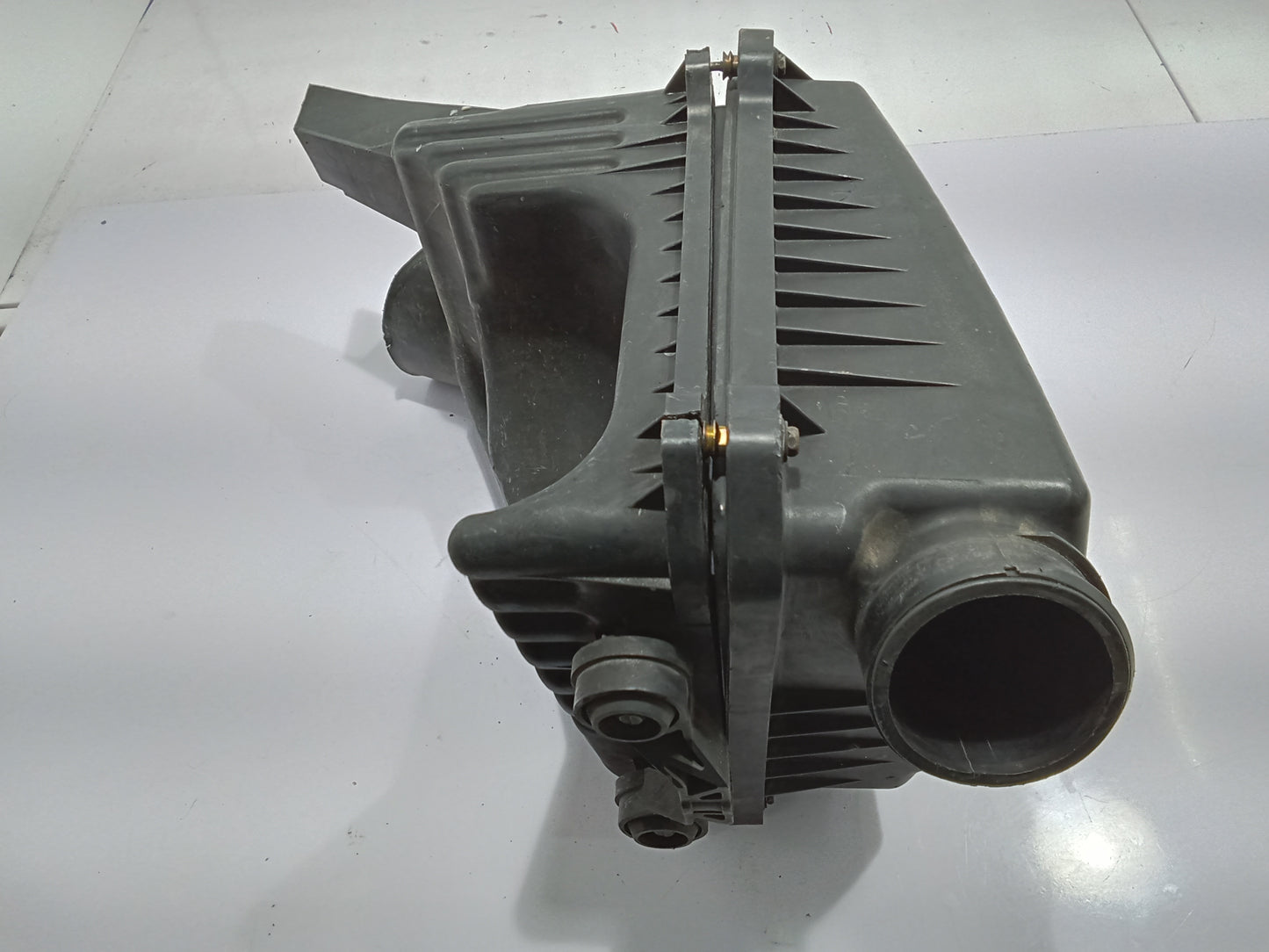 Chevrolet Optra 1.6 2003 Air Box With Filter GENUINE ORIGINAL SURPLUS