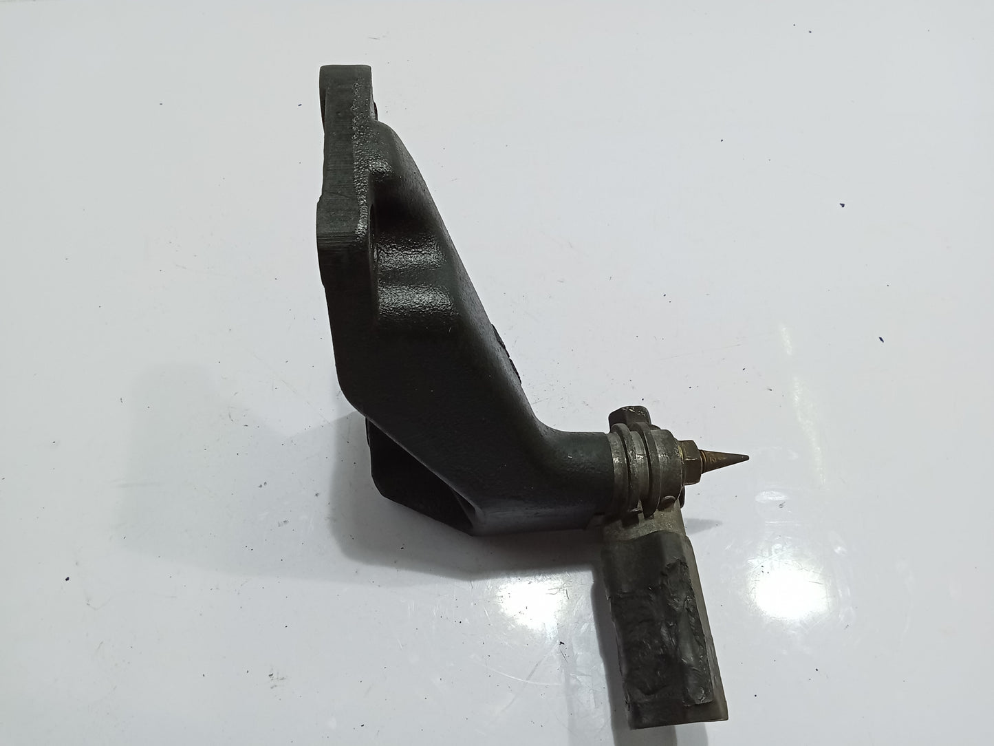 Chevrolet Optra 1.6 2003  Trans mission Engine Support Bracket GENUINE ORIGINAL SURPLUS