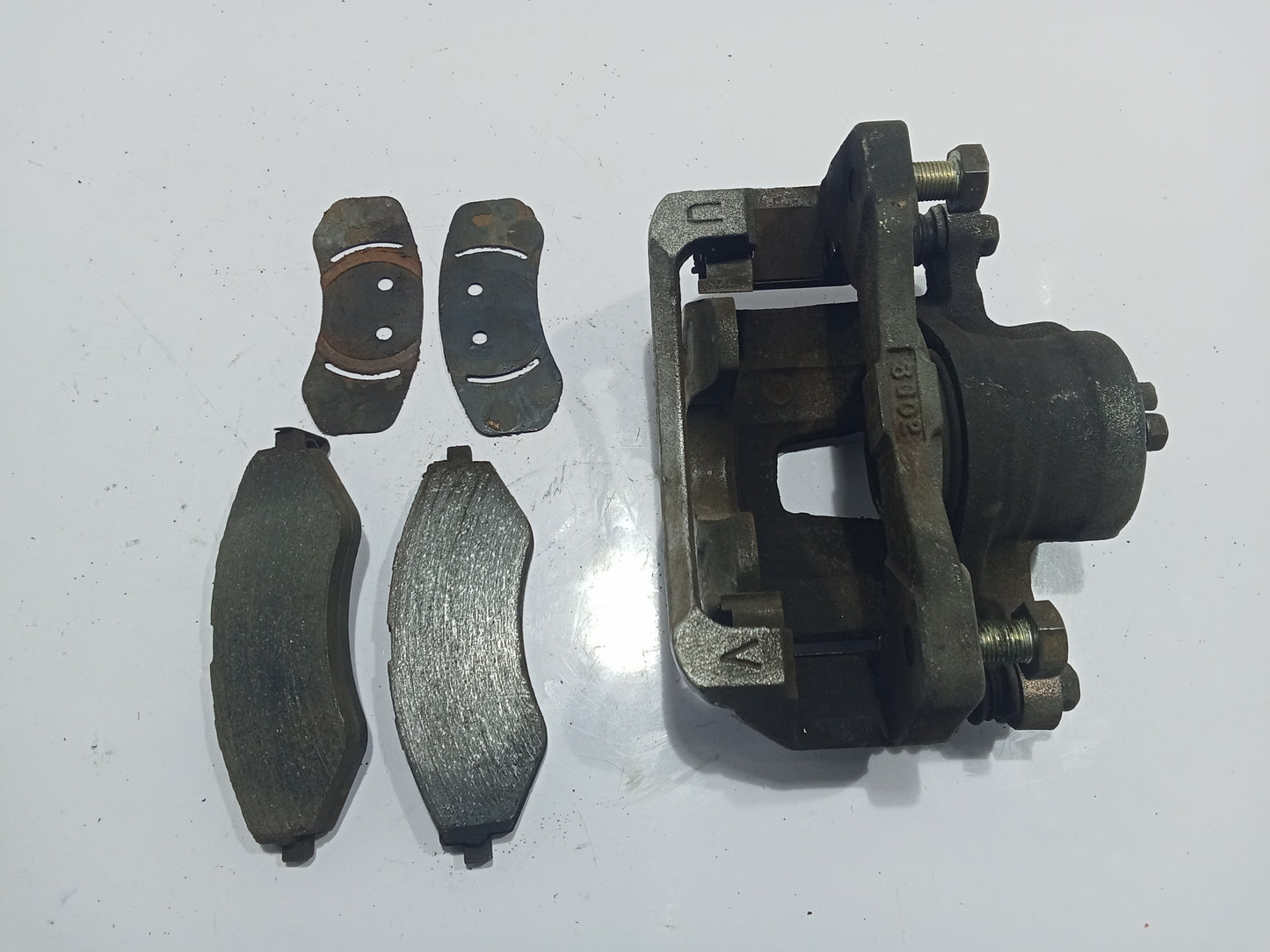 Chevrolet Optra 1.6 2003 Front Driver Side Brake Caliper GENUINE ORIGINAL SURPLUS