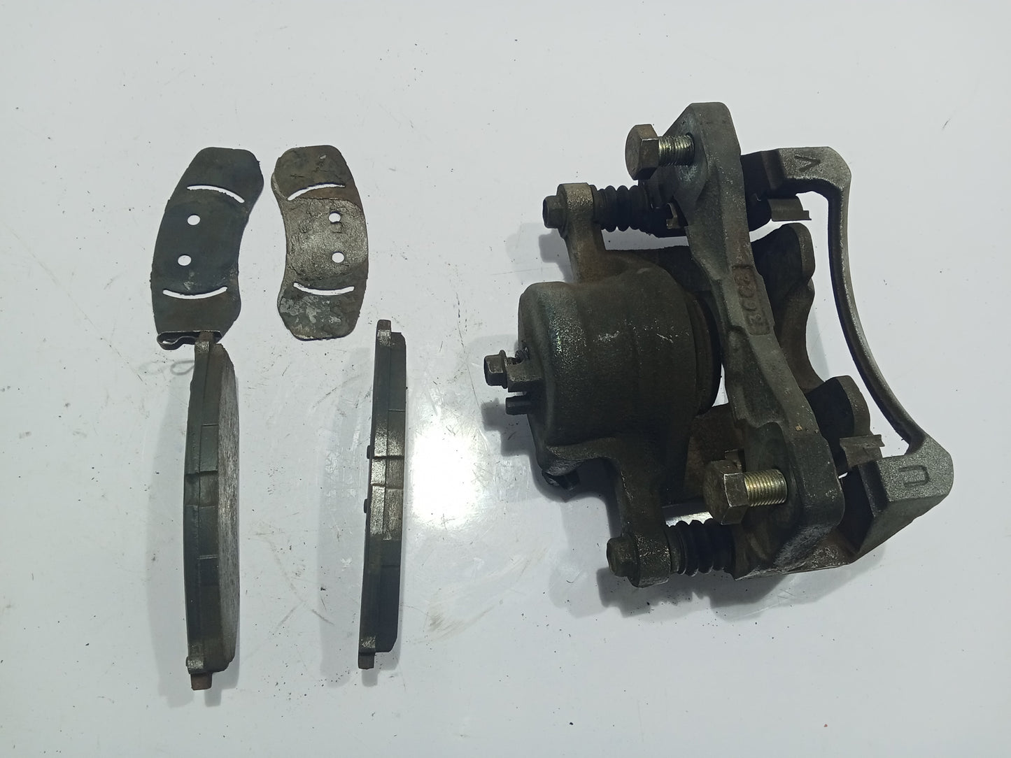 Chevrolet Optra 1.6 2003 Front Driver Side Brake Caliper GENUINE ORIGINAL SURPLUS