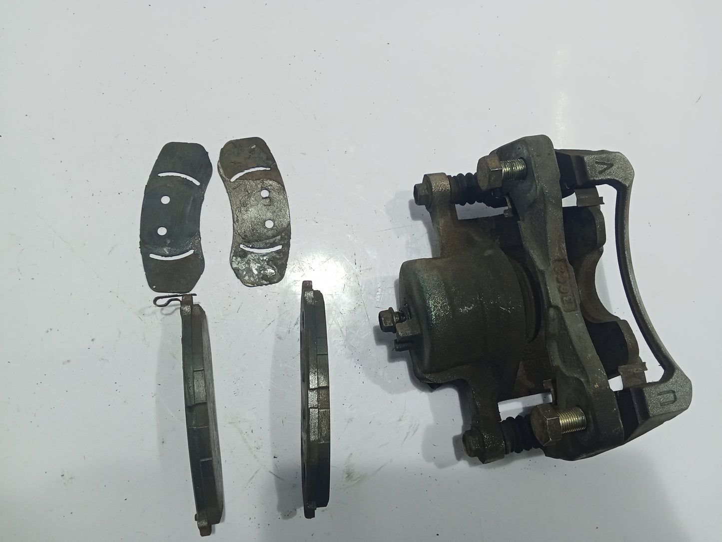 Chevrolet Optra 1.6 2003 Front Driver Side Brake Caliper GENUINE ORIGINAL SURPLUS
