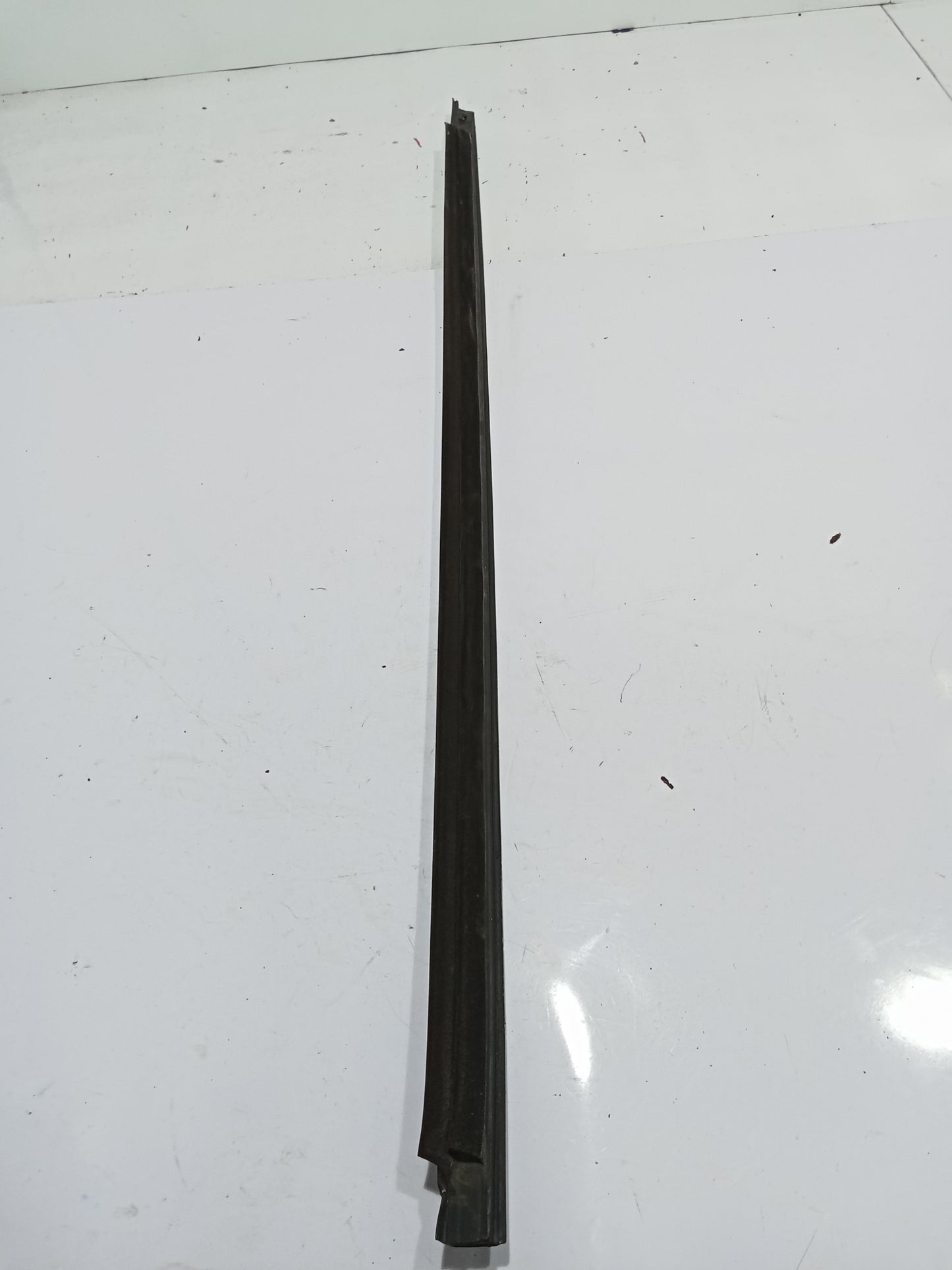Chevrolet Optra 1.6 2003 Weather Strip GENUINE ORIGINAL SURPLUS