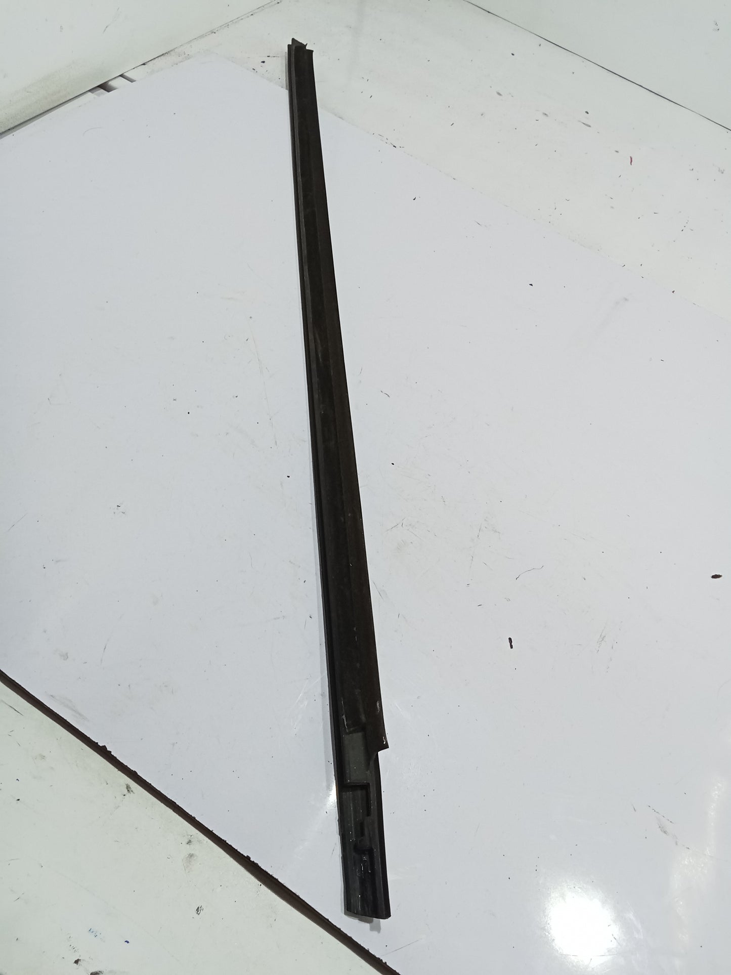 Chevrolet Optra 1.6 2003 Weather Strip GENUINE ORIGINAL SURPLUS