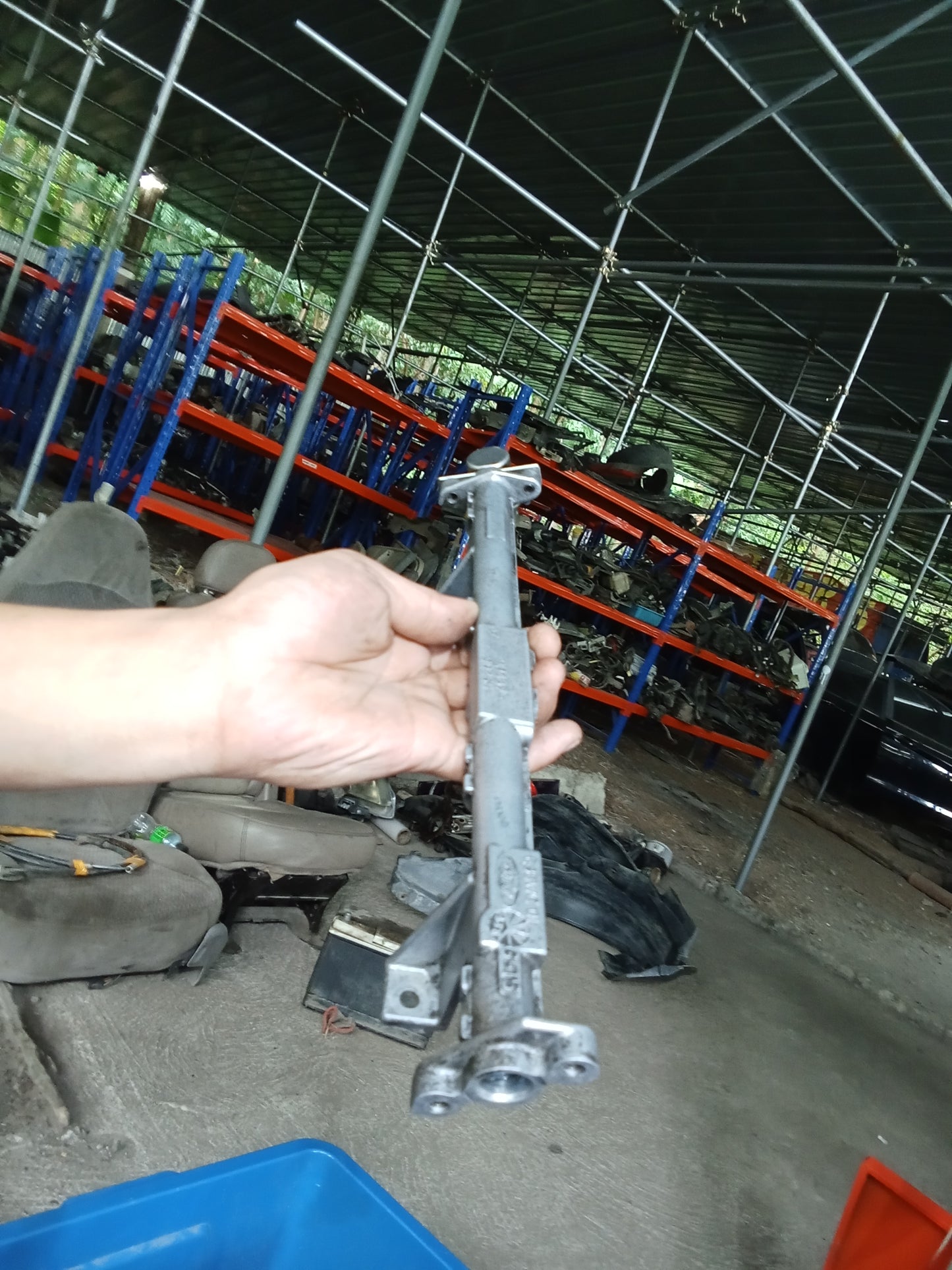 Ford Escape 2.0 Fuel Rail GENUINE ORIGINAL SURPLUS