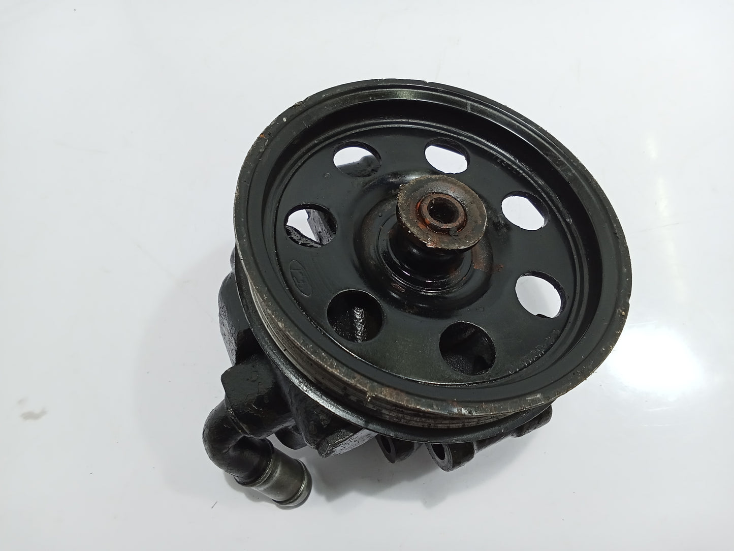 Ford Escape 2.0 Steering pump GENUINE ORIGINAL SURPLUS