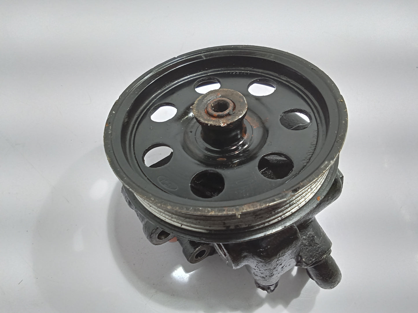 Ford Escape 2.0 Steering pump GENUINE ORIGINAL SURPLUS