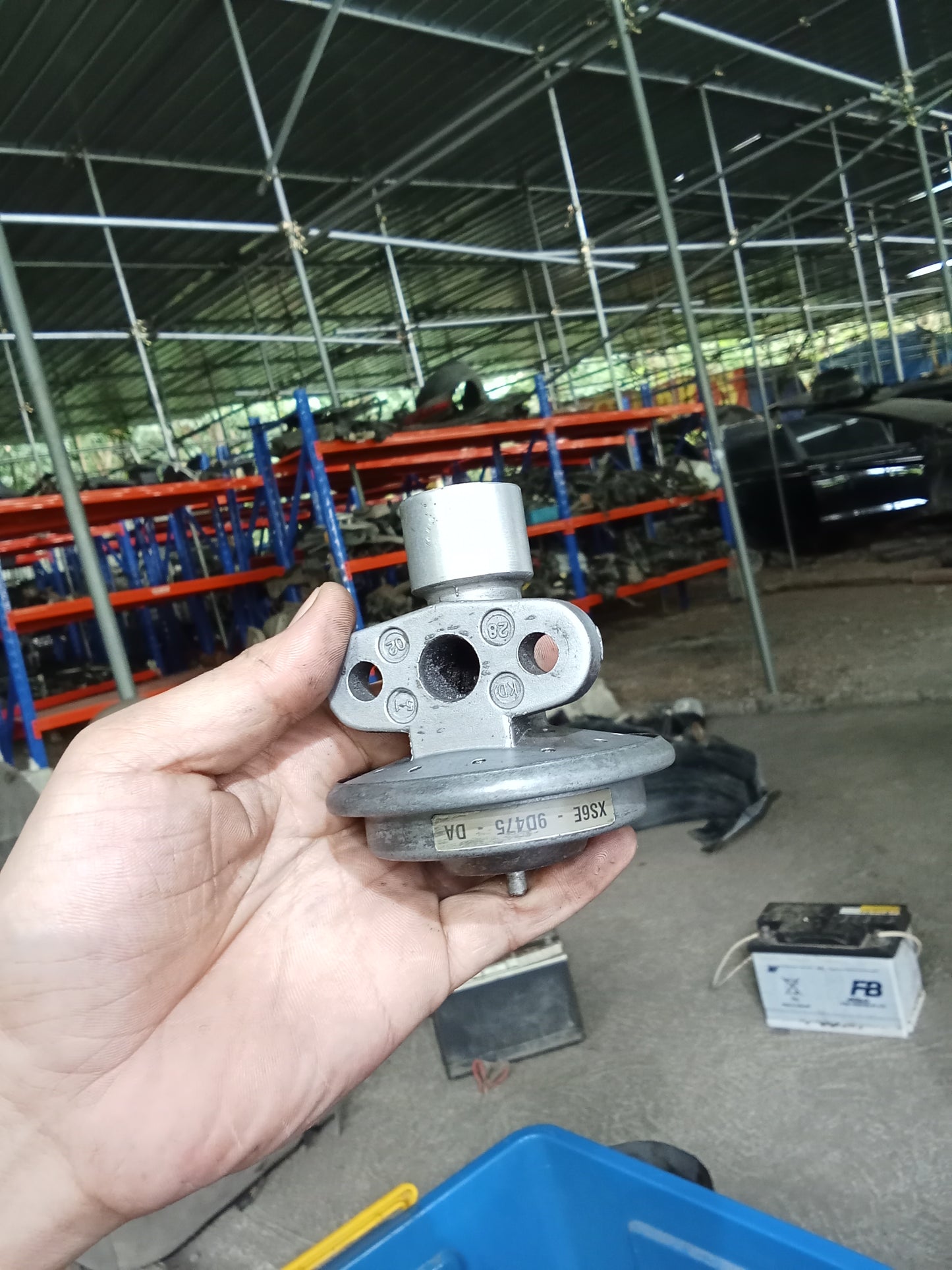 Ford Escape 2.0 EGR Valve GENUINE ORIGINAL SURPLUS