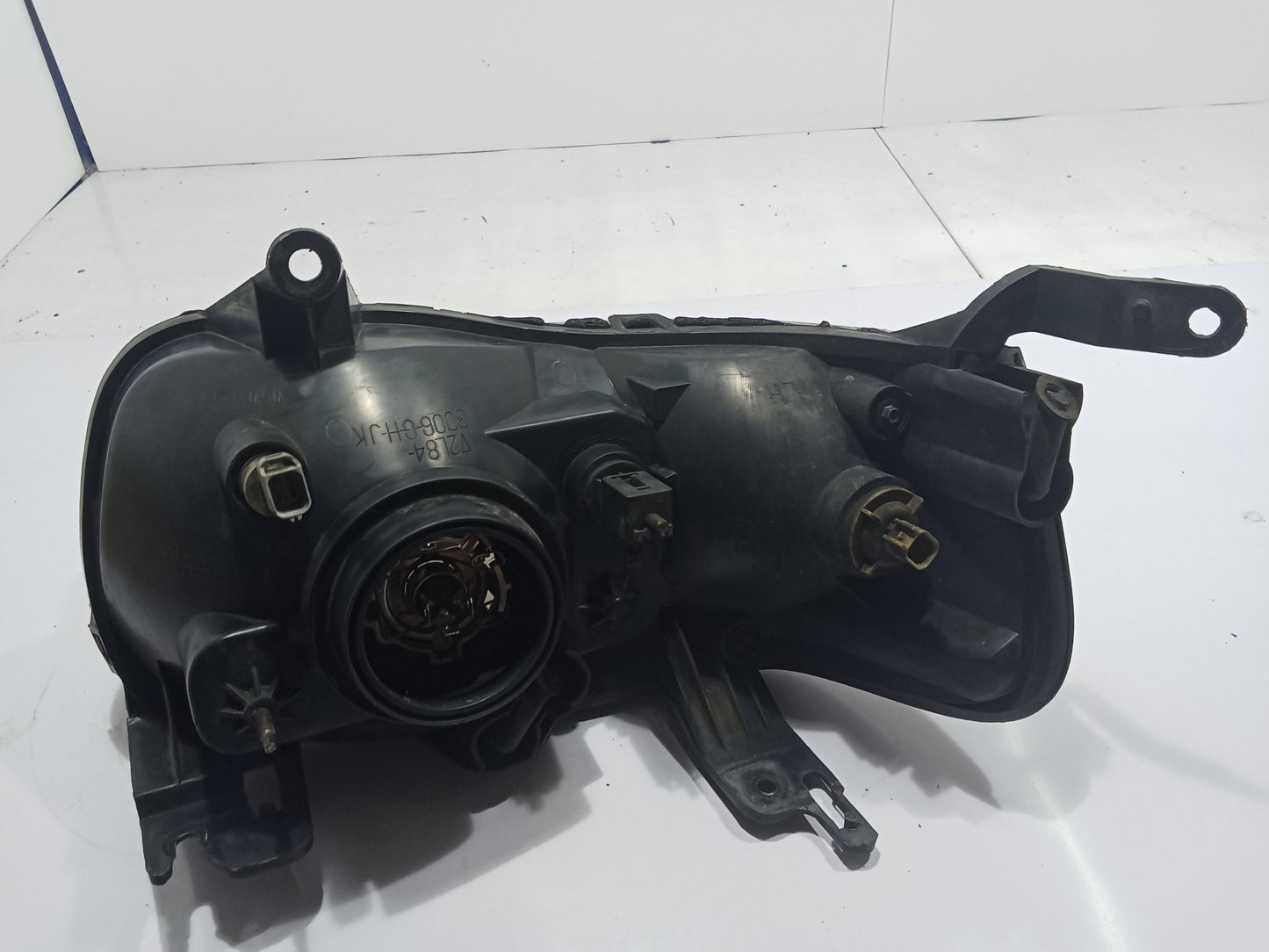 Ford Escape 2.0 Driver Side Headlight GENUINE ORIGINAL SURPLUS