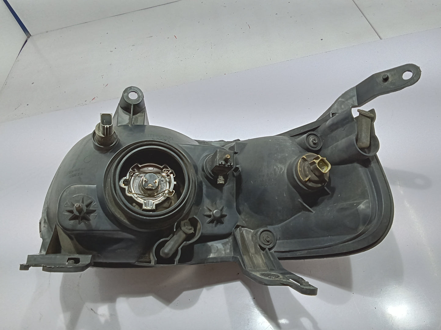 Ford Escape 2.0 Driver Side Headlight GENUINE ORIGINAL SURPLUS