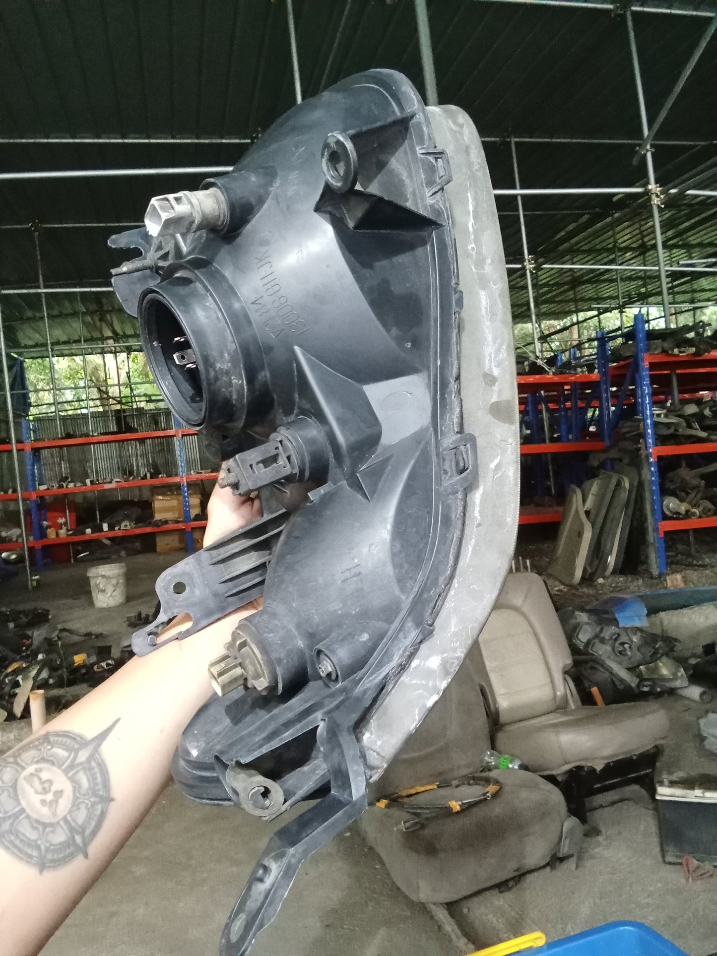 Ford Escape 2.0 Driver Side Headlight GENUINE ORIGINAL SURPLUS