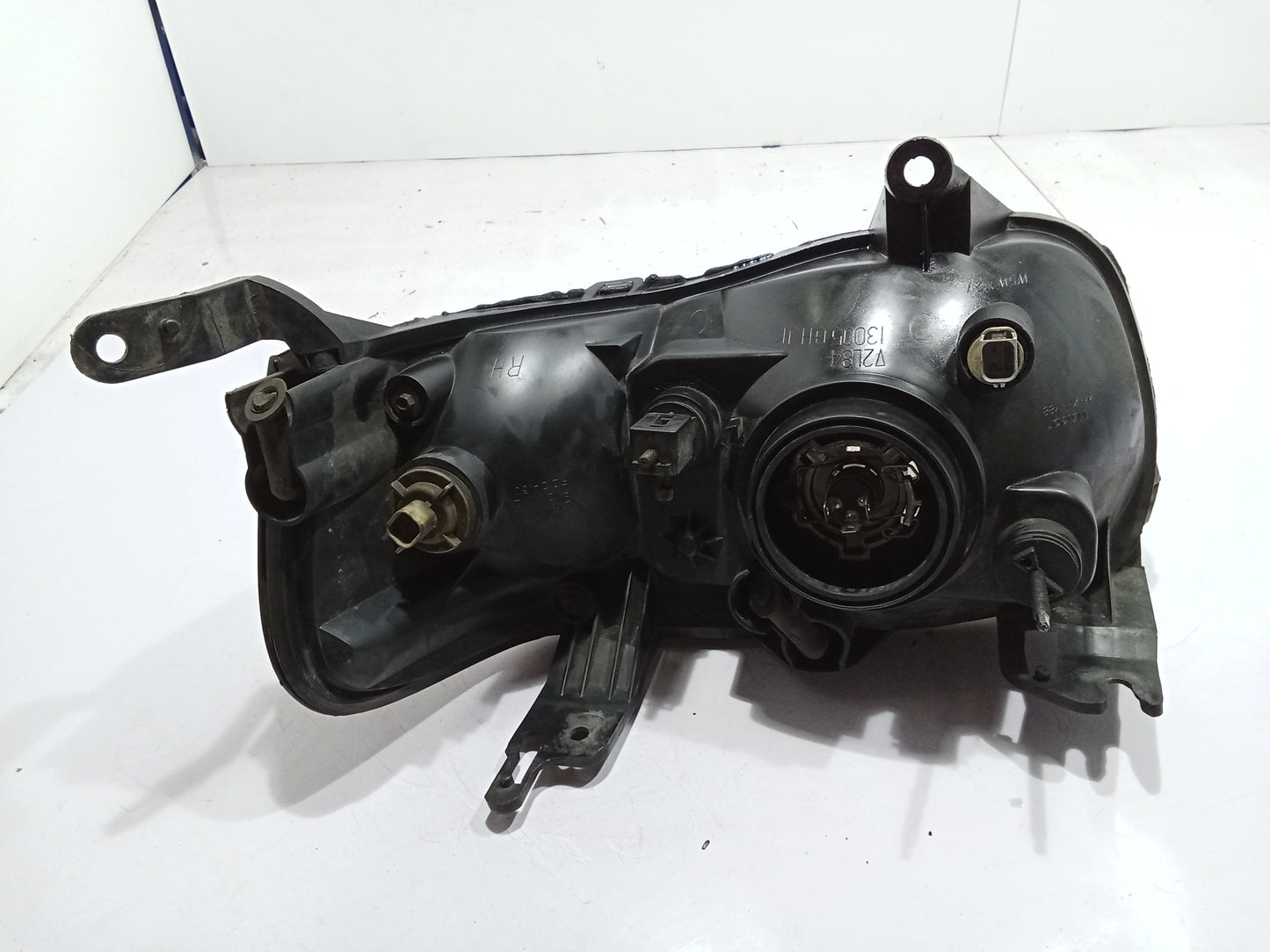 Ford Escape 2.0 Passenger Side Headlight GENUINE ORIGINAL SURPLUS