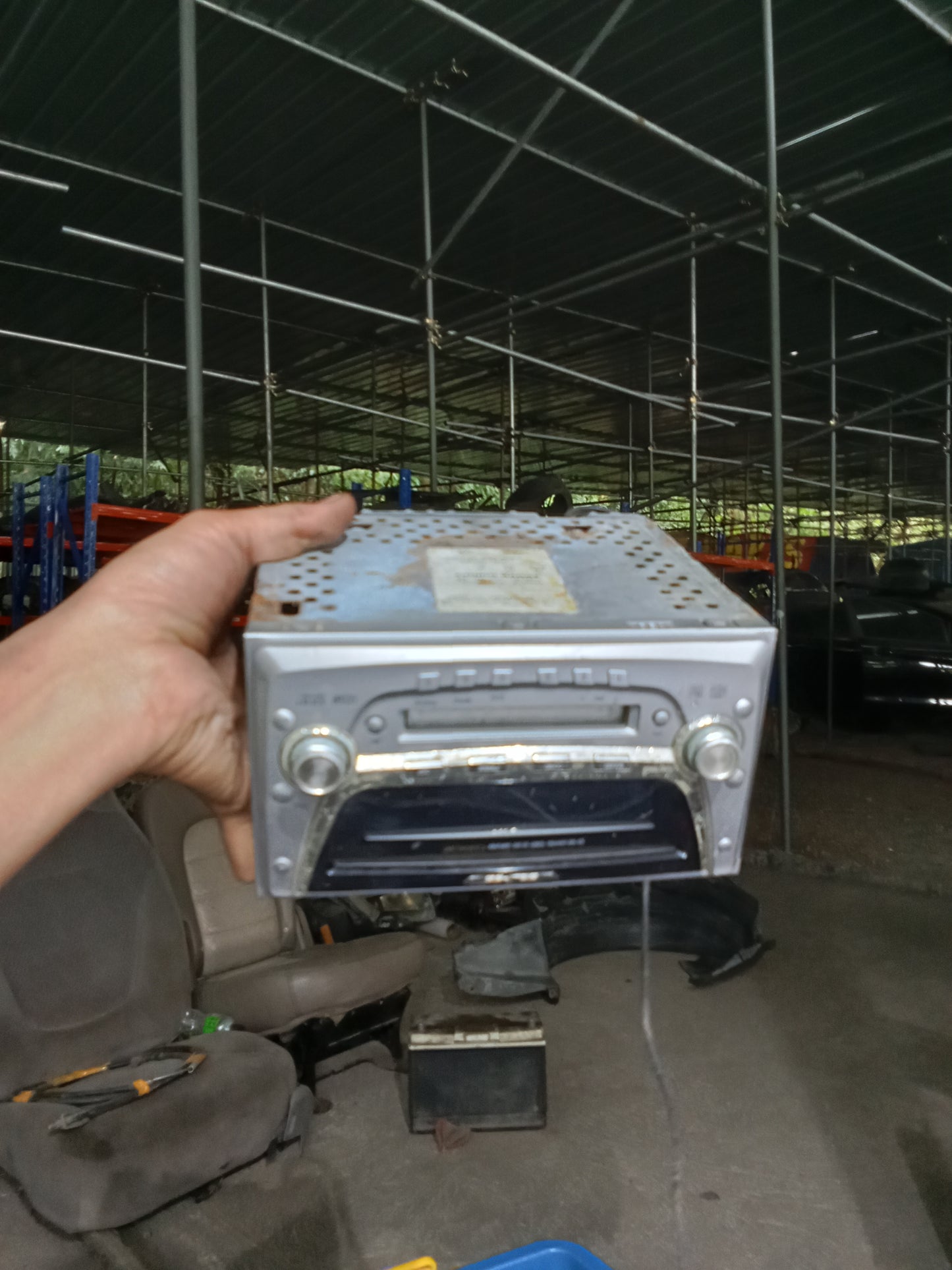 Ford Escape 2.0 Stereo GENUINE ORIGINAL SURPLUS