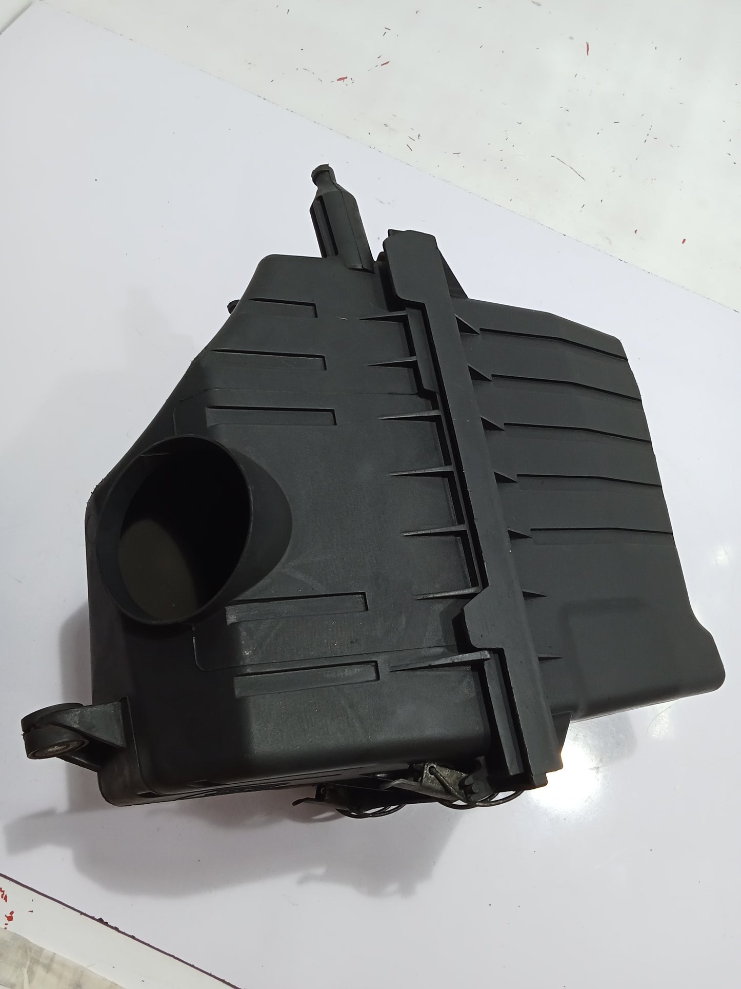 Ford Escape 2.0 Air Box Housing GENUINE ORIGINAL SURPLUS