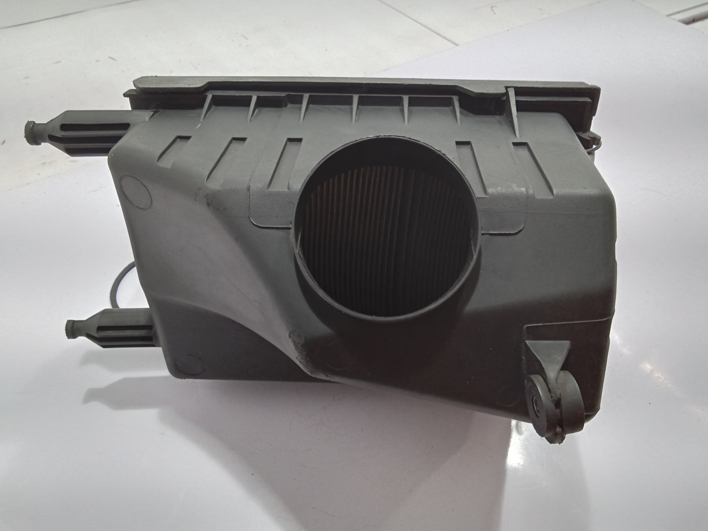 Ford Escape 2.0 Air Box Housing GENUINE ORIGINAL SURPLUS