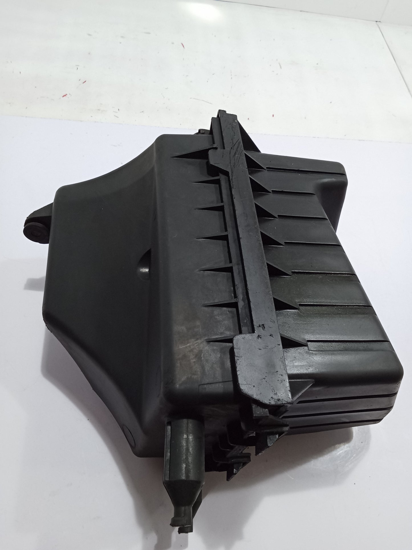 Ford Escape 2.0 Air Box Housing GENUINE ORIGINAL SURPLUS