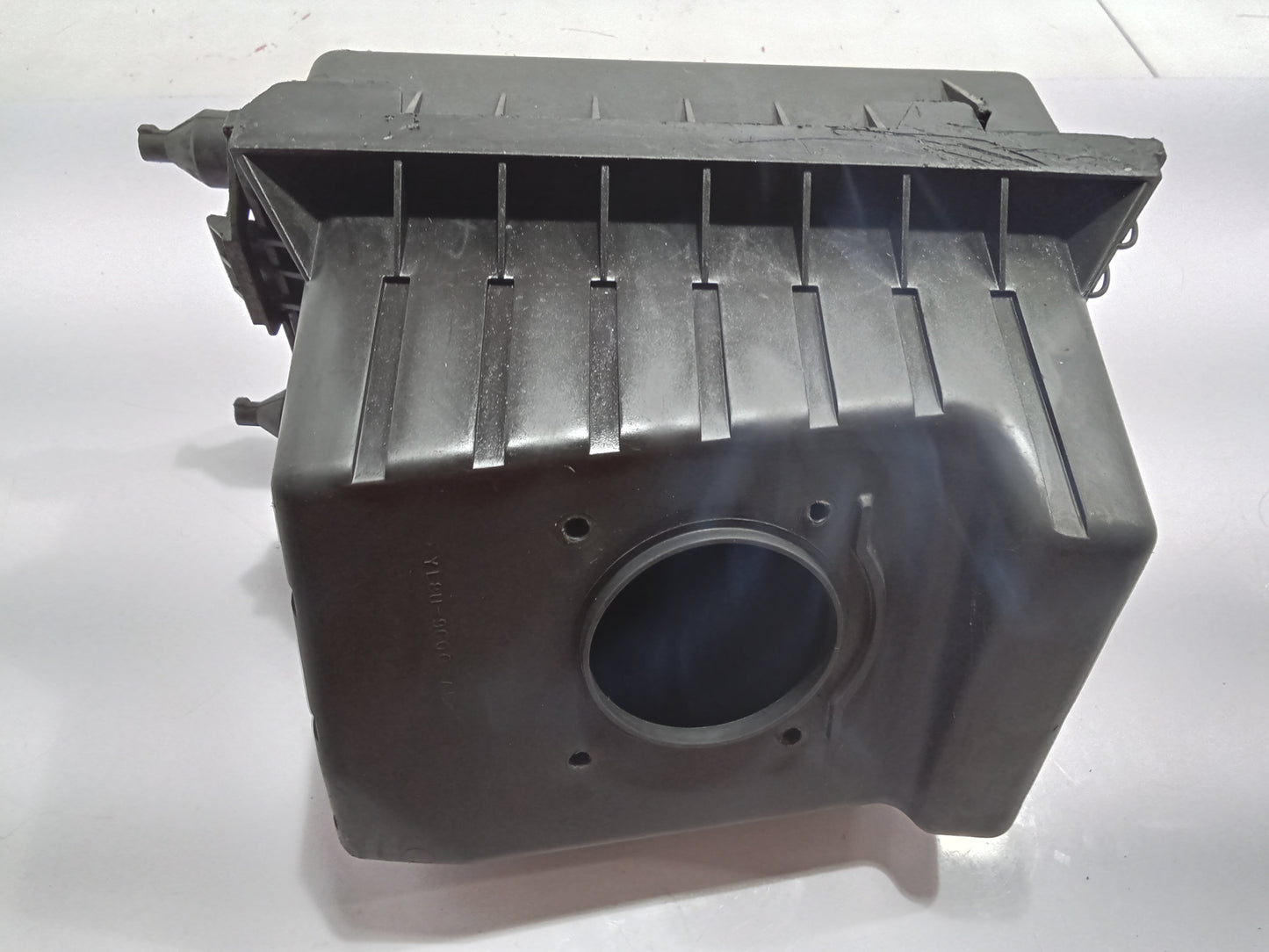 Ford Escape 2.0 Air Box Housing GENUINE ORIGINAL SURPLUS