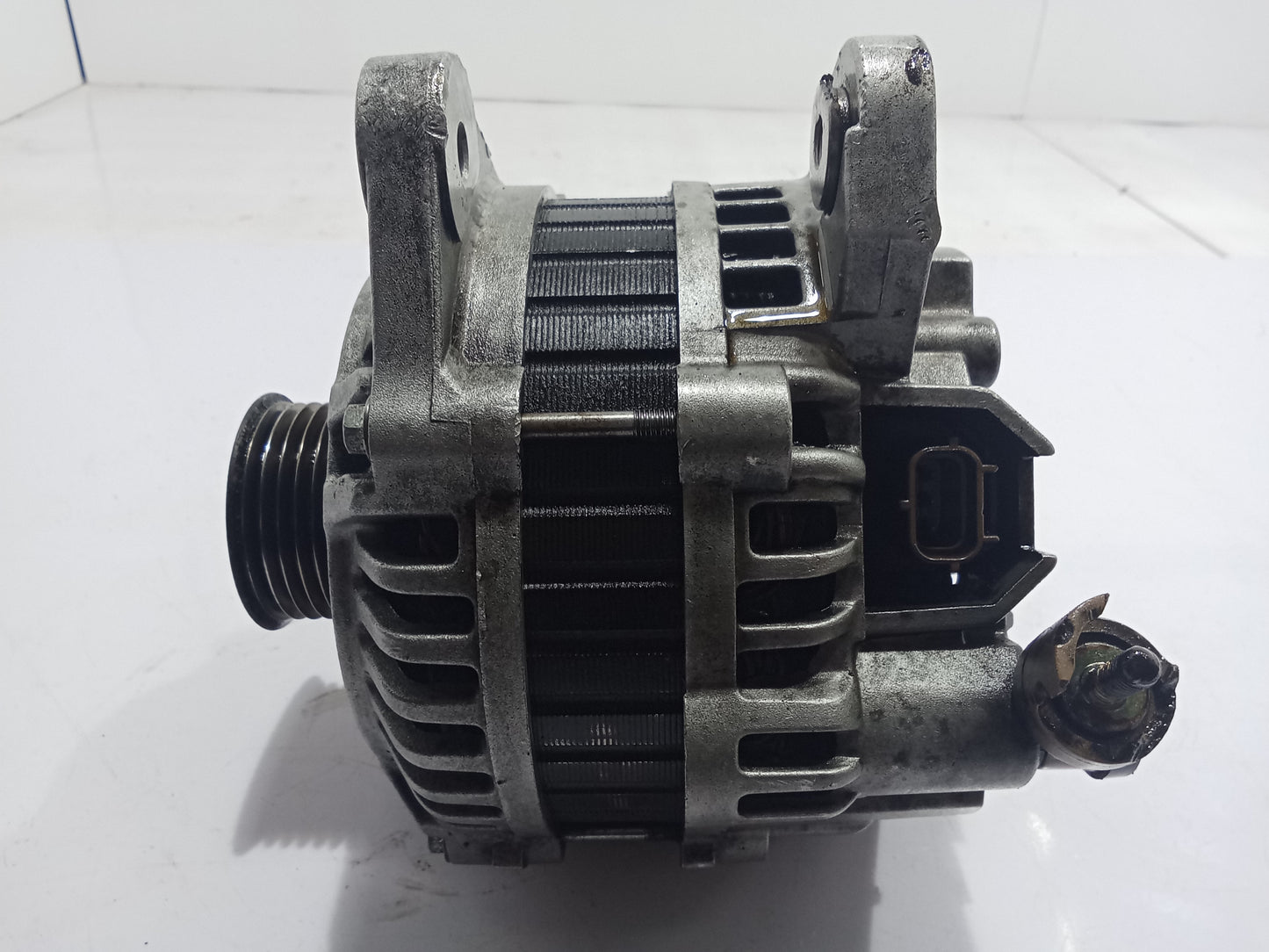 Ford Escape 2.0 Alternator GENUINE ORIGINAL SURPLUS