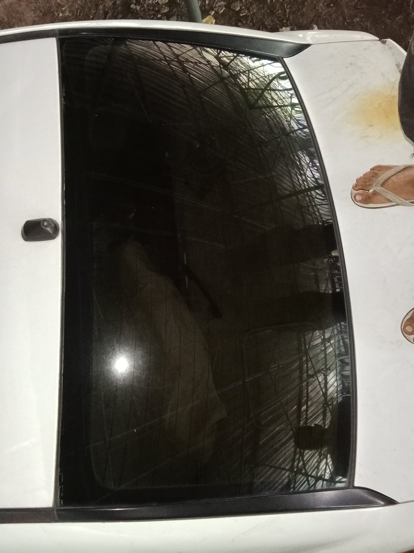 Accent Diesel 2010 Rear Windshield