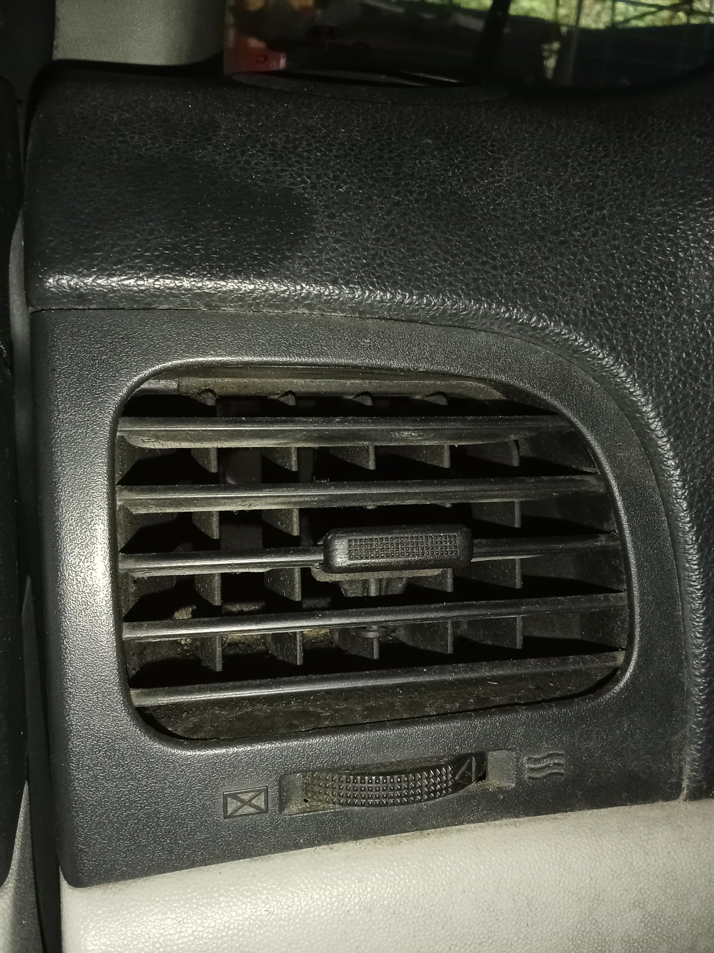 Accent Diesel 2010 Aircon Louver Driver Side