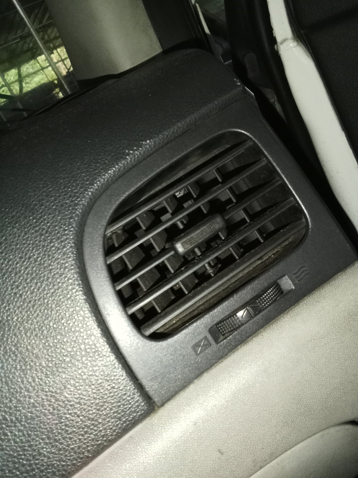 Accent Diesel 2010 Aircon Louver Passenger Side