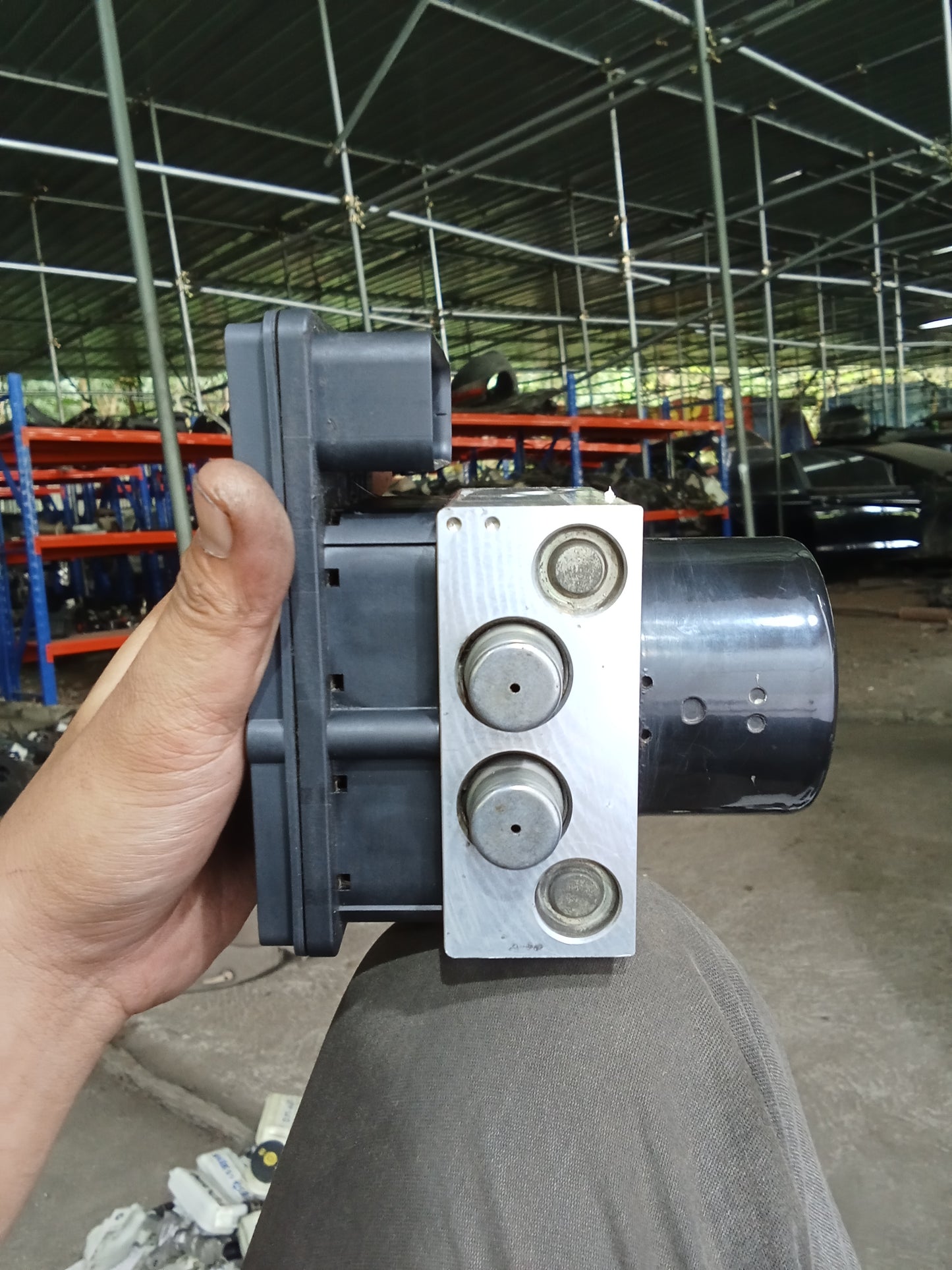 Mazda Tribute 2.3 Anti Lock Control System (ABS) Module GENUINE ORIGINAL SURPLUS