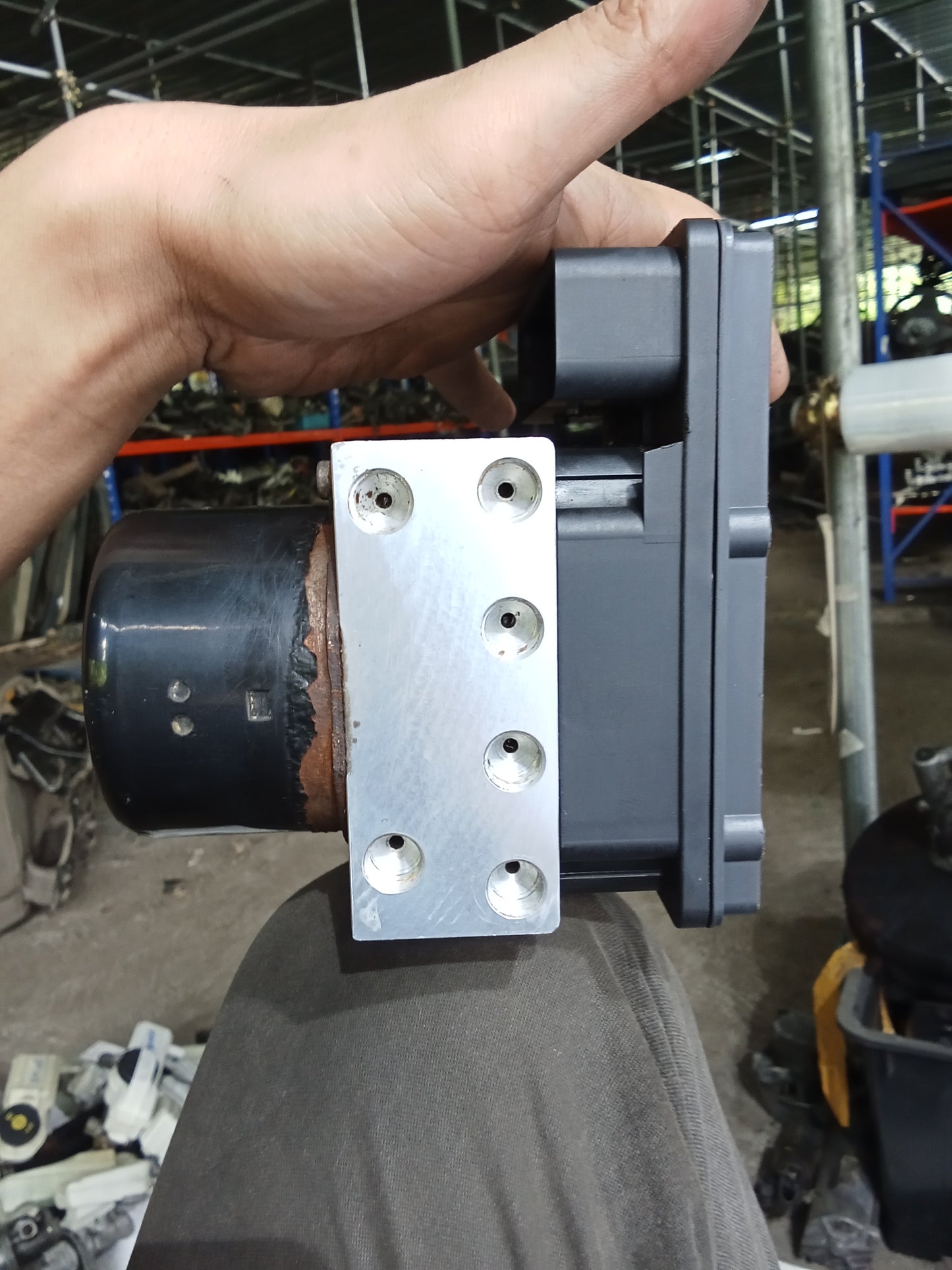 Mazda Tribute 2.3 Anti Lock Control System (ABS) Module GENUINE ORIGINAL SURPLUS