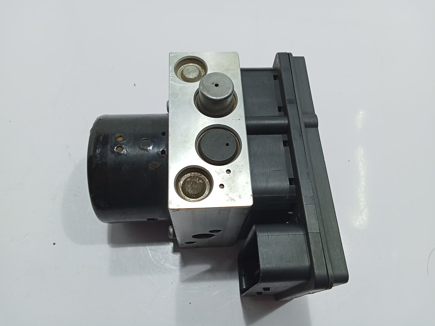 Nissan Navara 47660 EB700 D Anti Lock Control System (ABS) Module GENUINE ORIGINAL SURPLUS