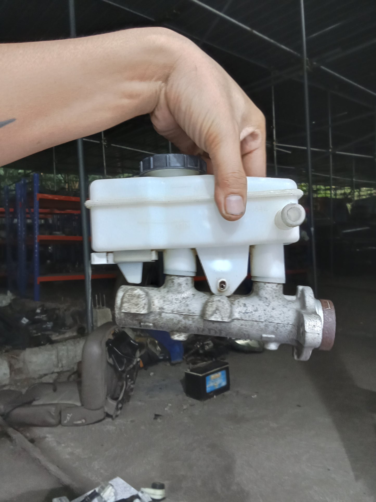 Nissan Navara Brake Master GENUINE ORIGINAL SURPLUS