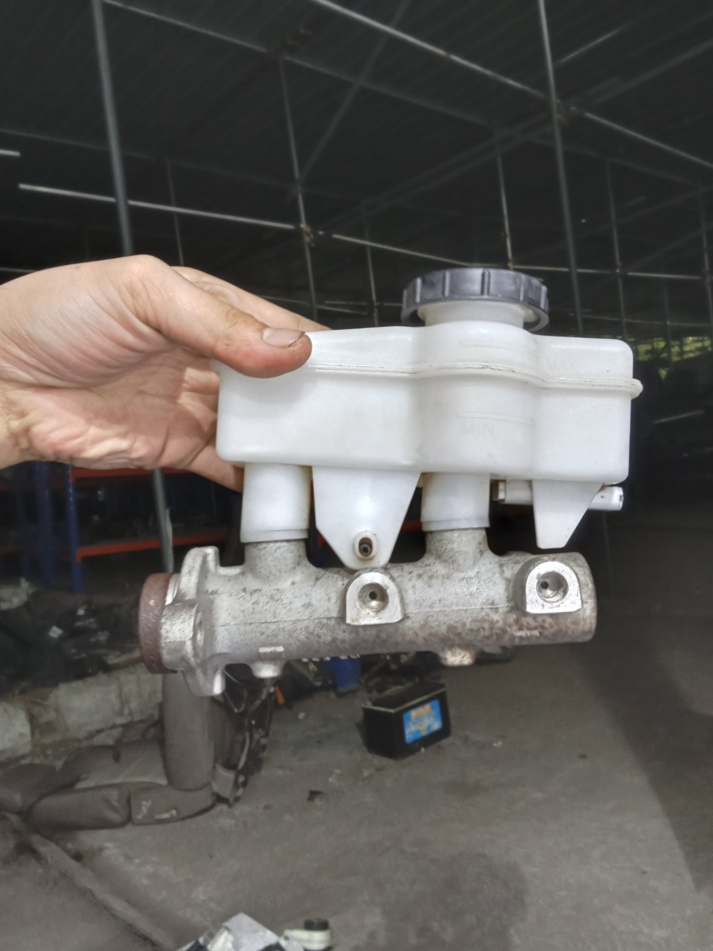 Nissan Navara Brake Master GENUINE ORIGINAL SURPLUS