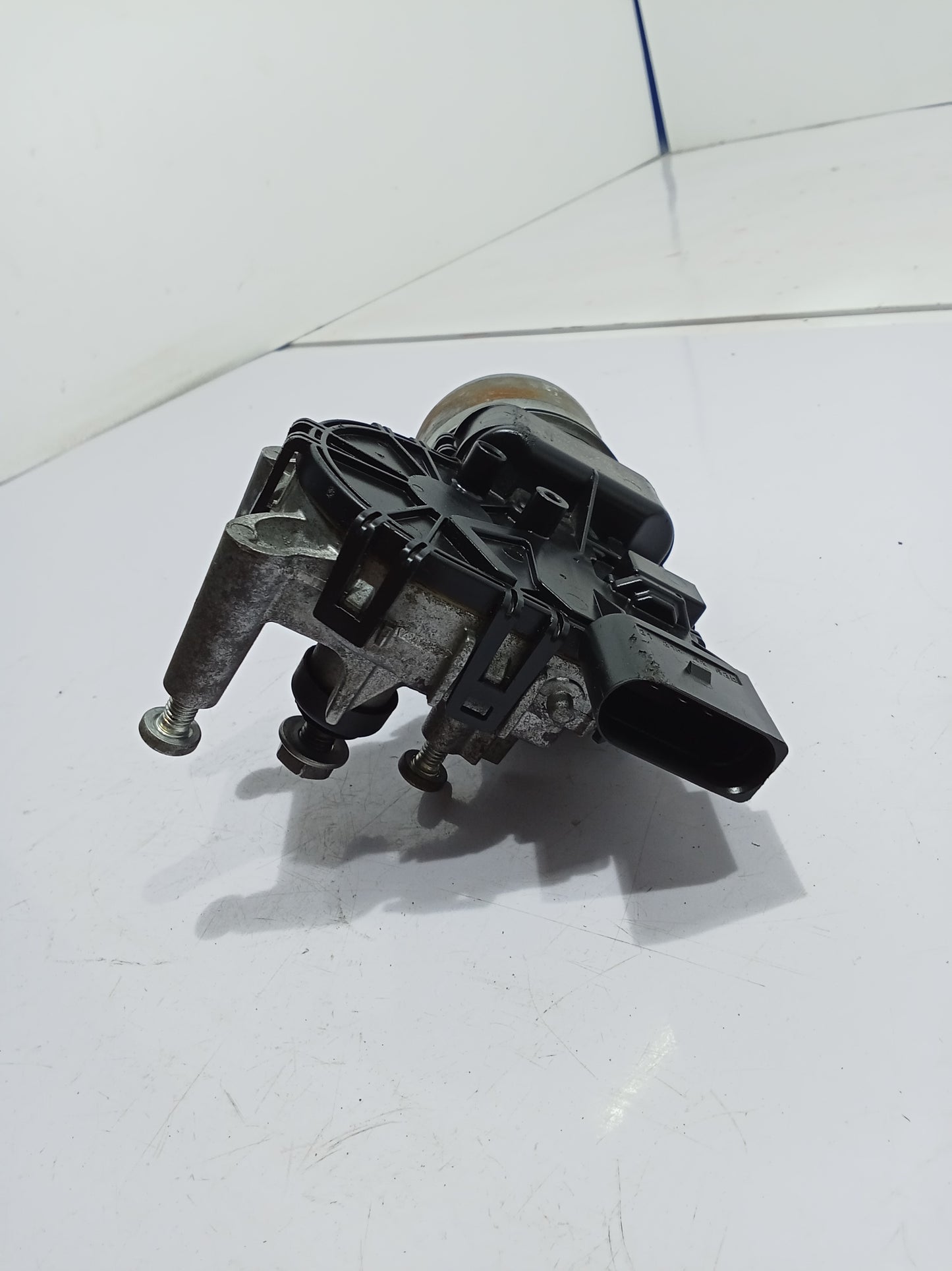 Ford Fiesta 1.5 2015 Wiper Motor GENUINE ORIGINAL SURPLUS